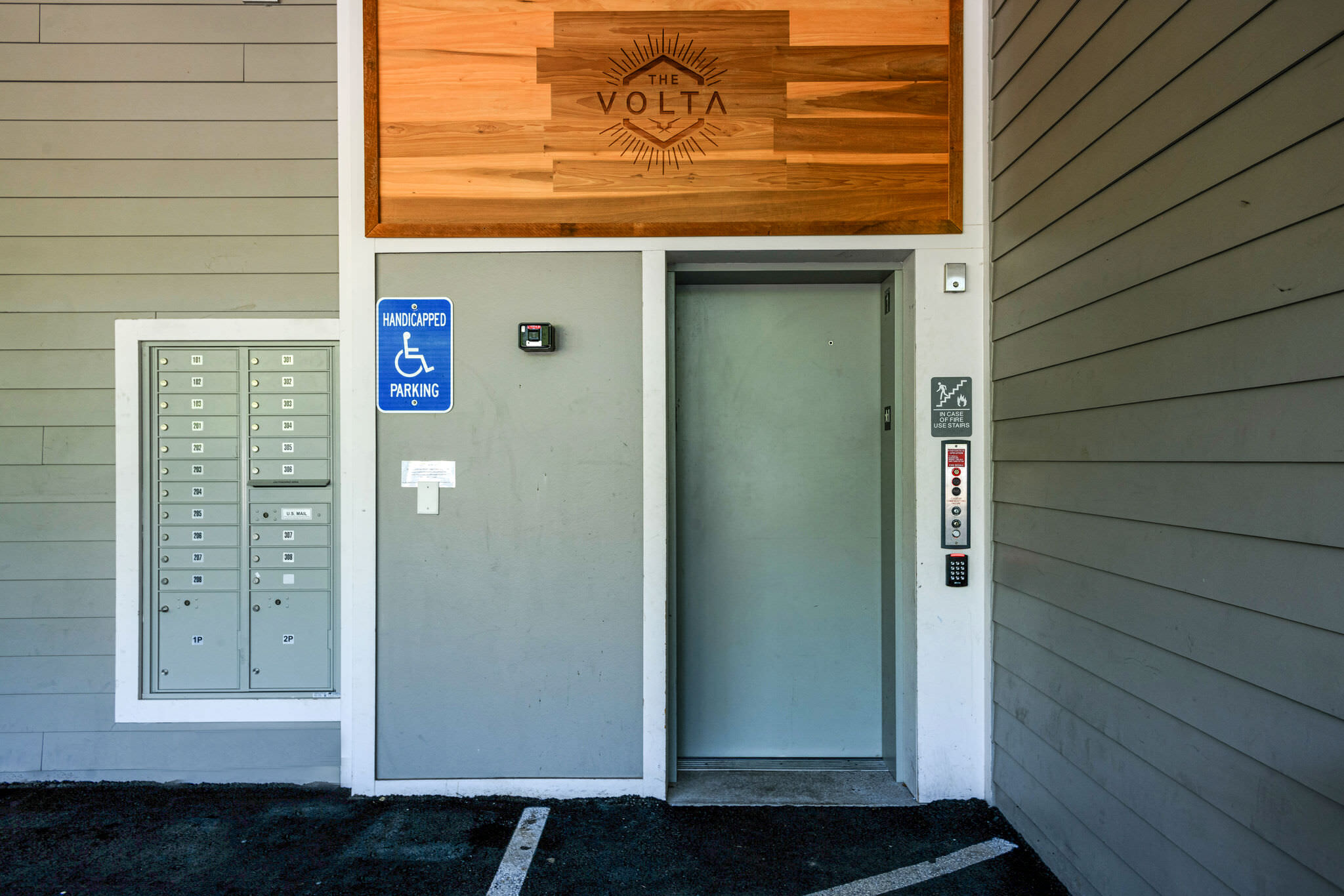 Elevator enterance