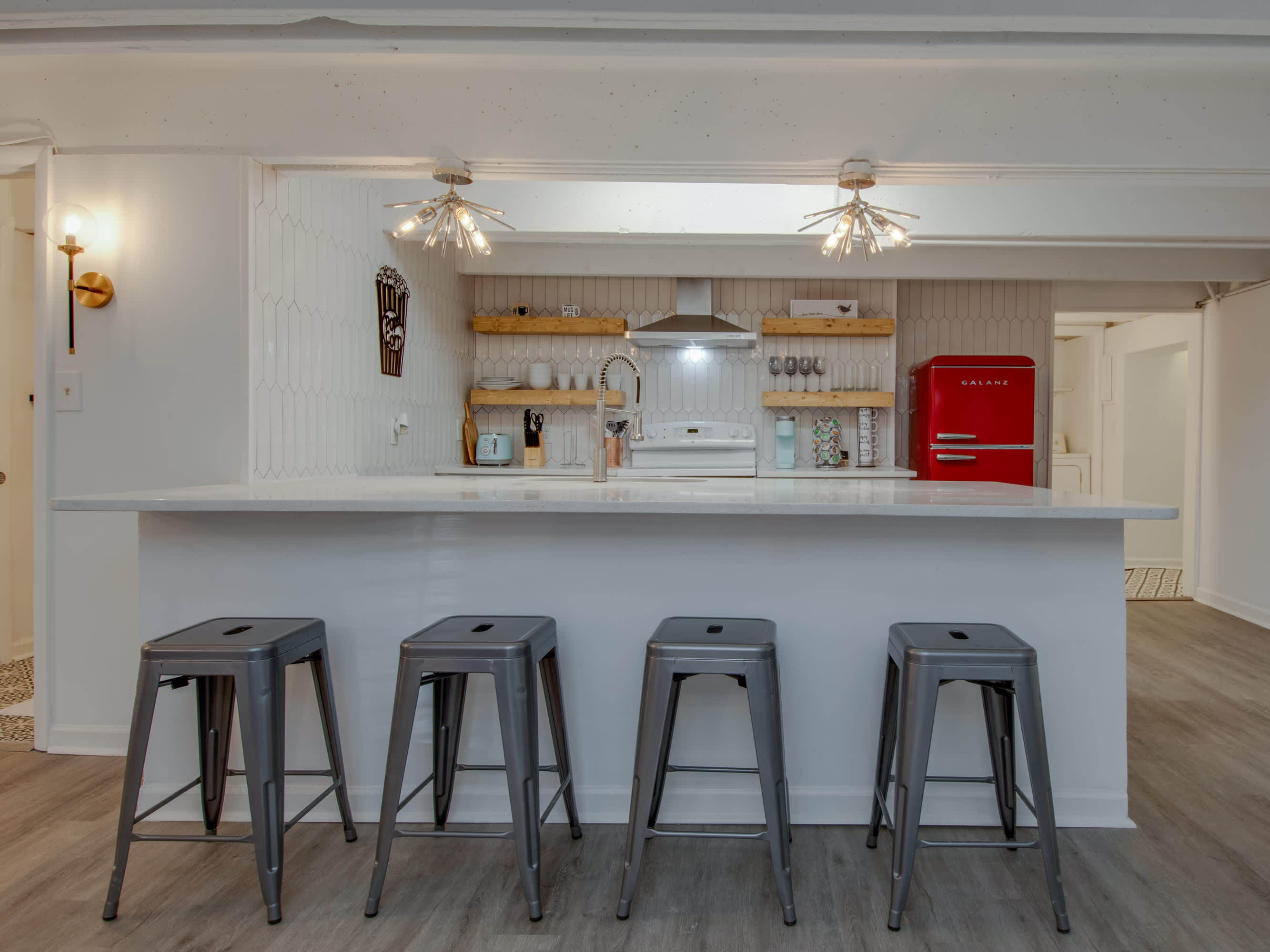 Counter seating for 4