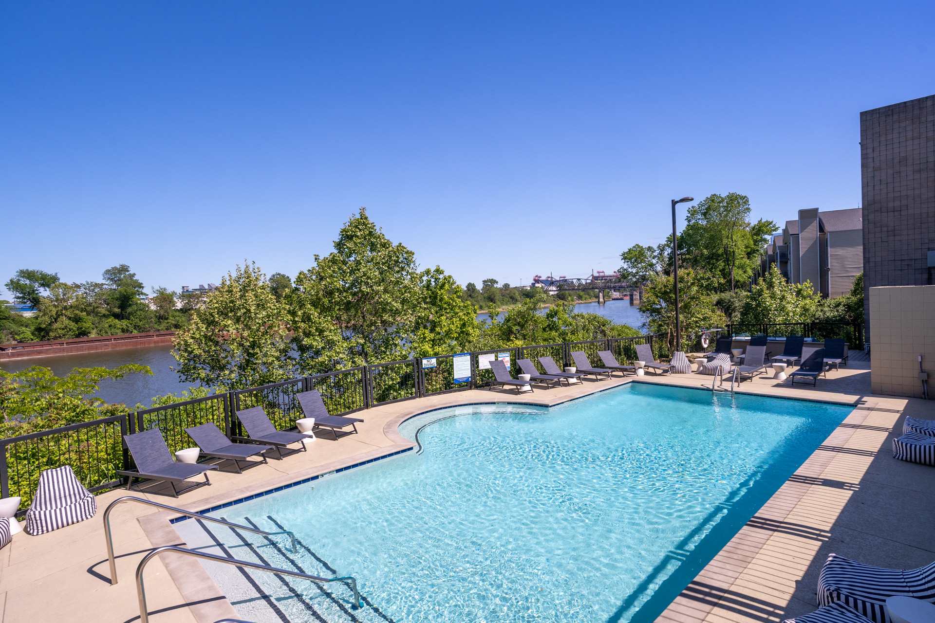 Riverfront Condo in DT 4