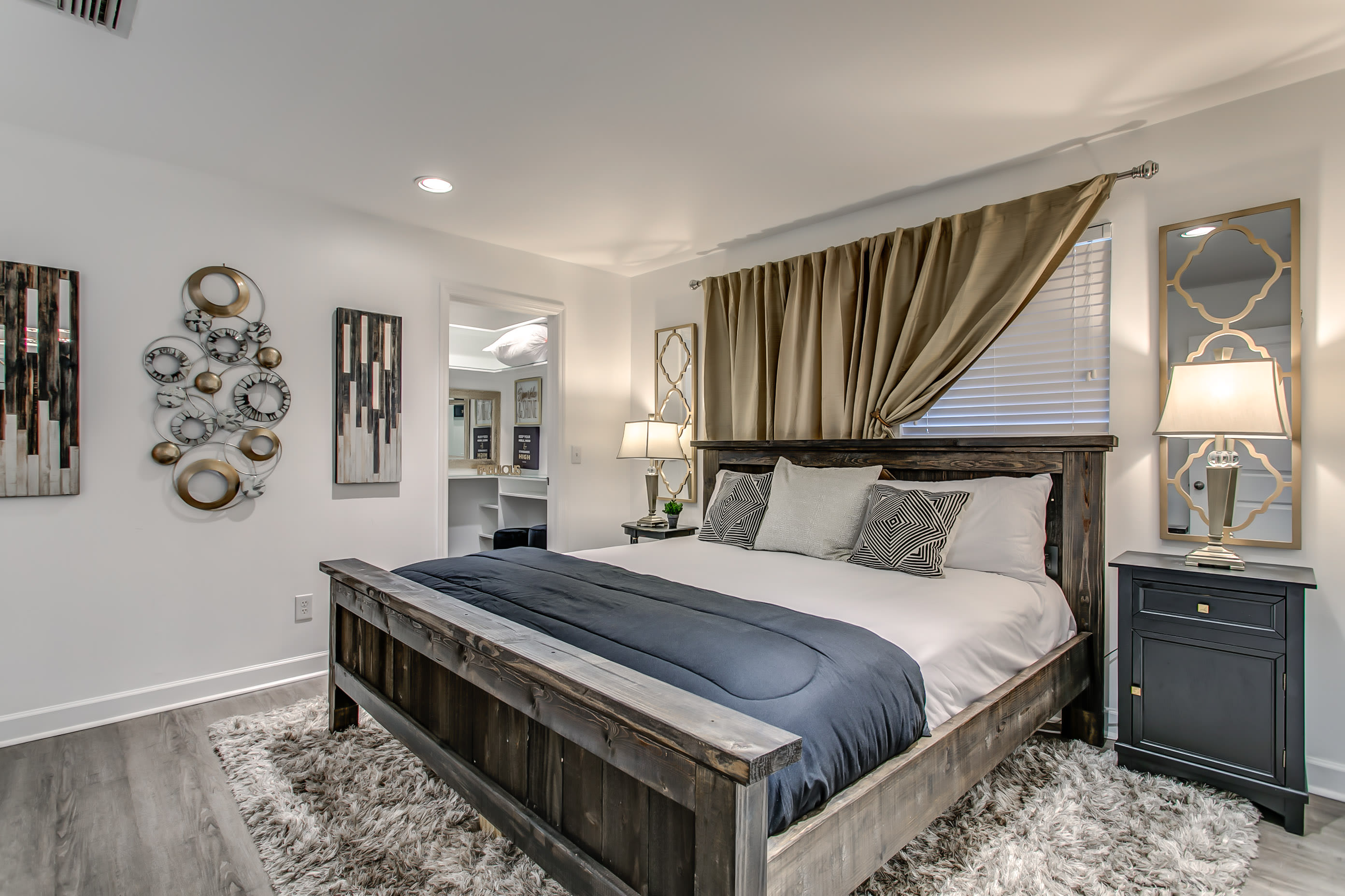 Riverfront Condo Minutes from Broadway 4