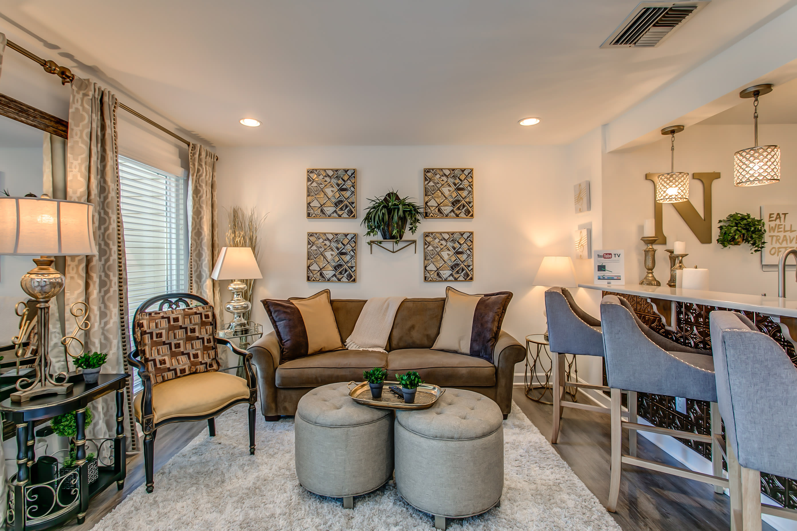 Riverfront Condo Minutes from Broadway 8