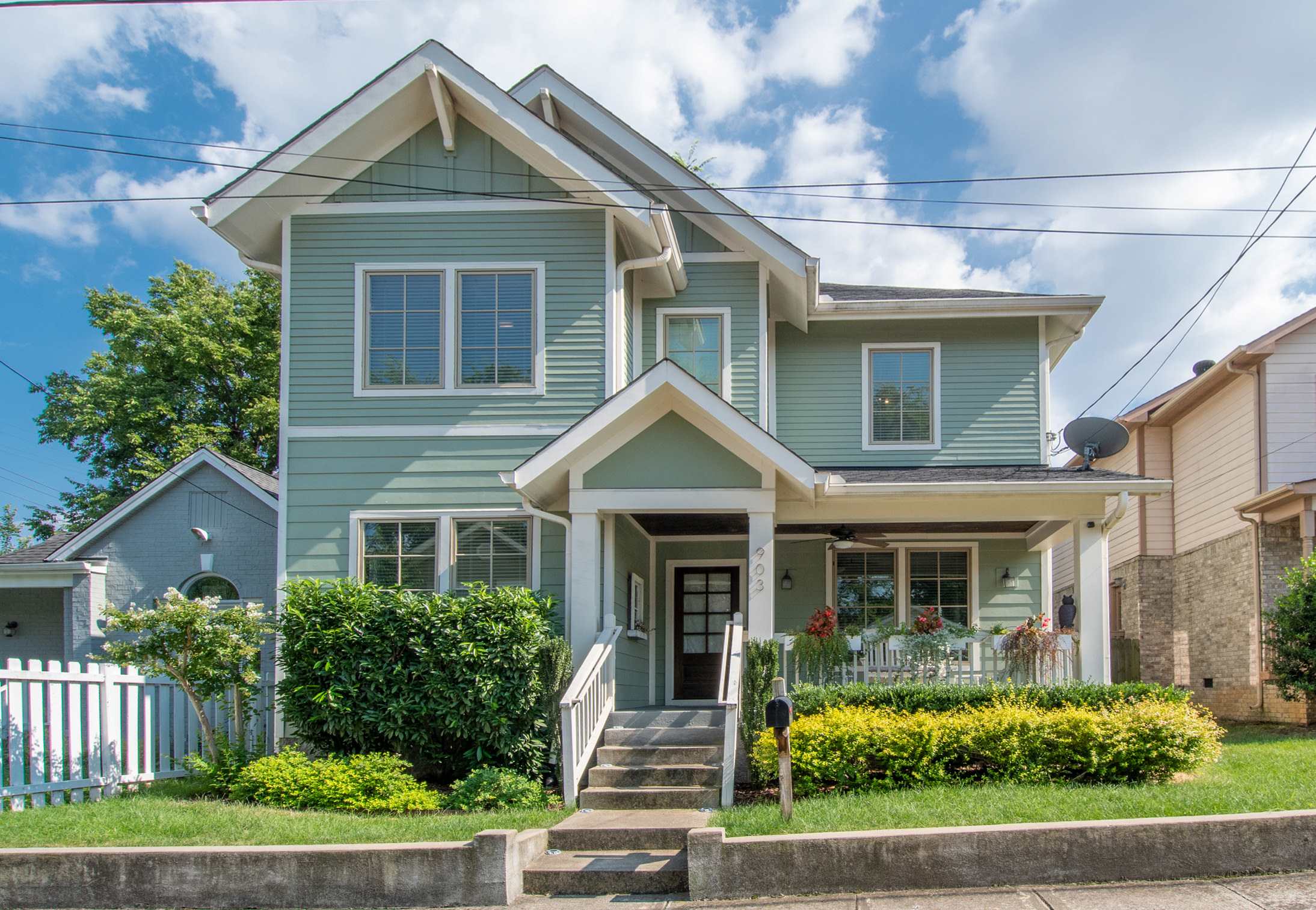 Private Backyard - Near Bicentennial Park