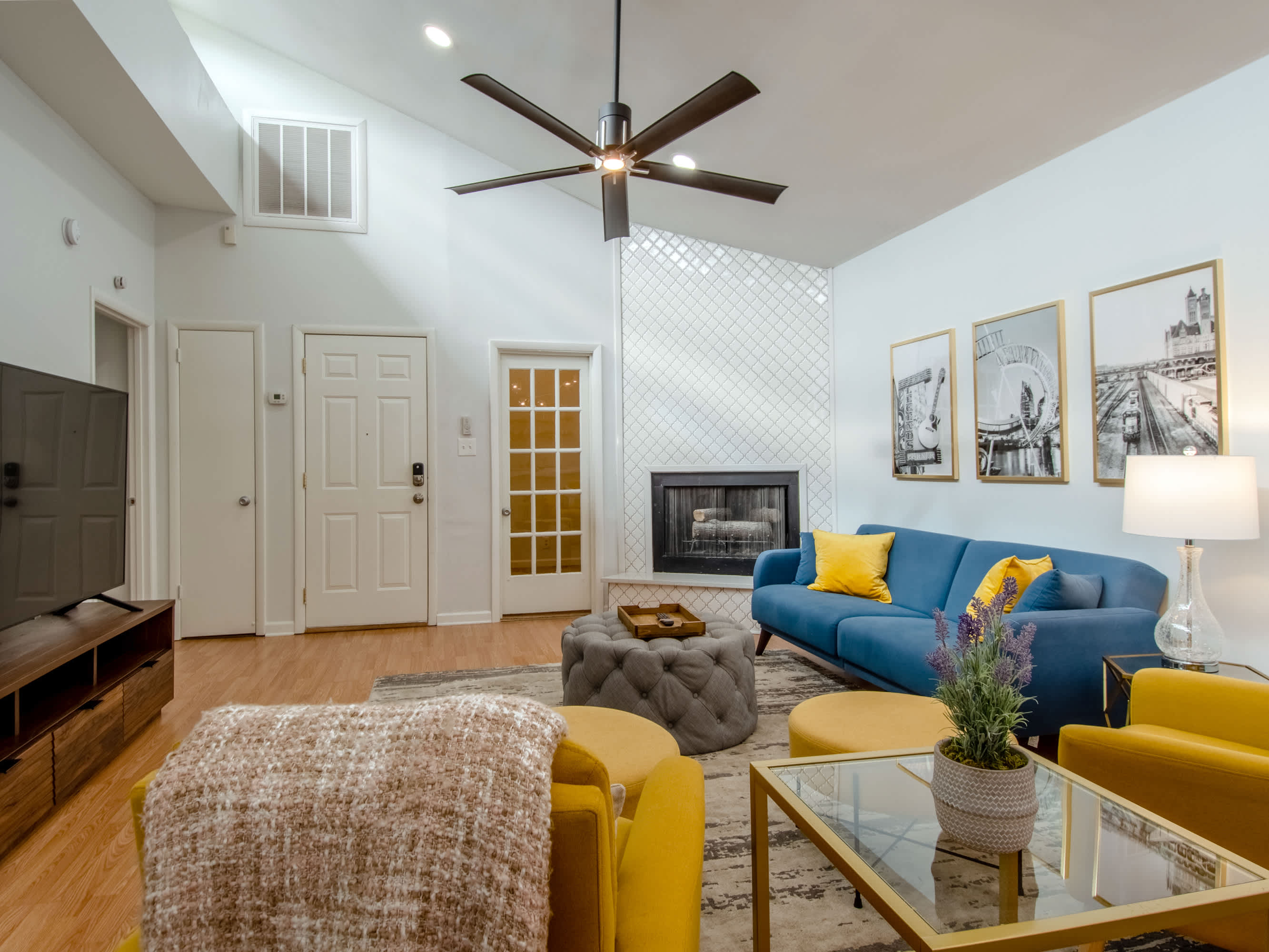 Pet Friendly - Convenient Location