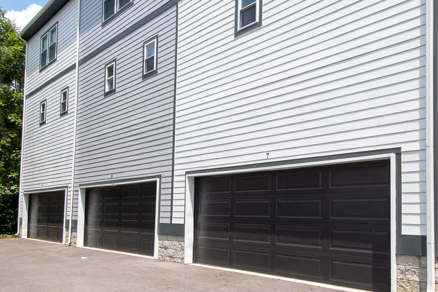 Couple Townhome Getaway near East Nashville 7