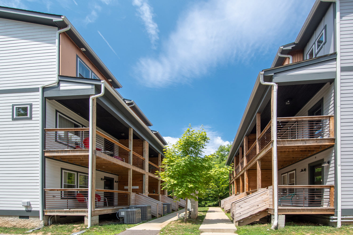 10 mins to Downtown Nashville