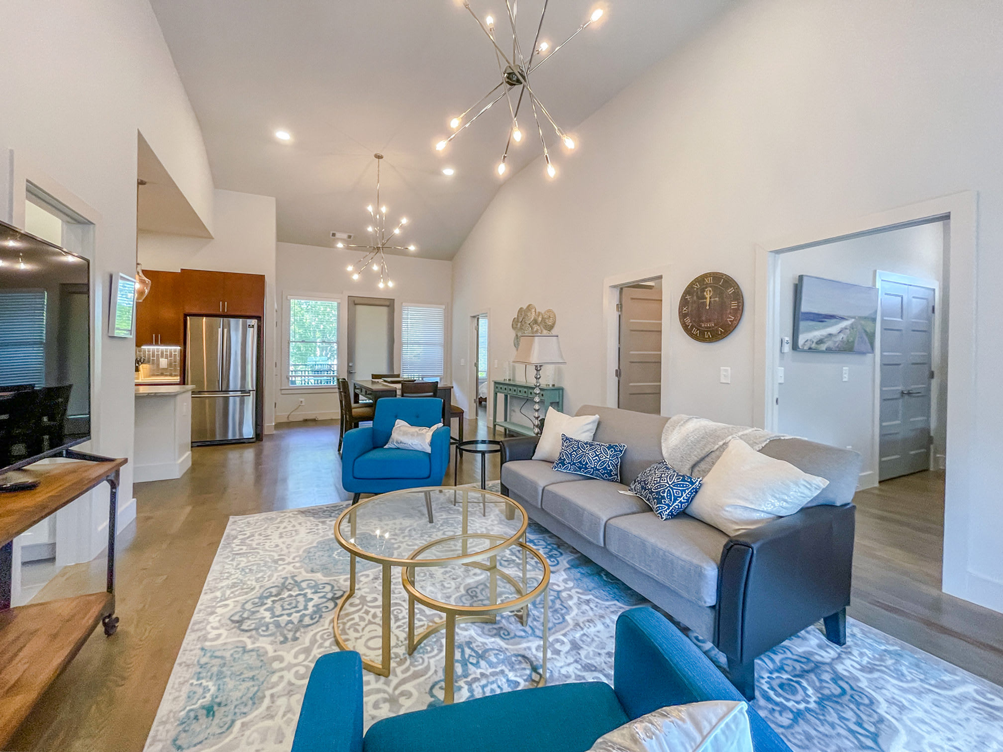 Modern Duplex - 1 mile from Robust Nightlife 6