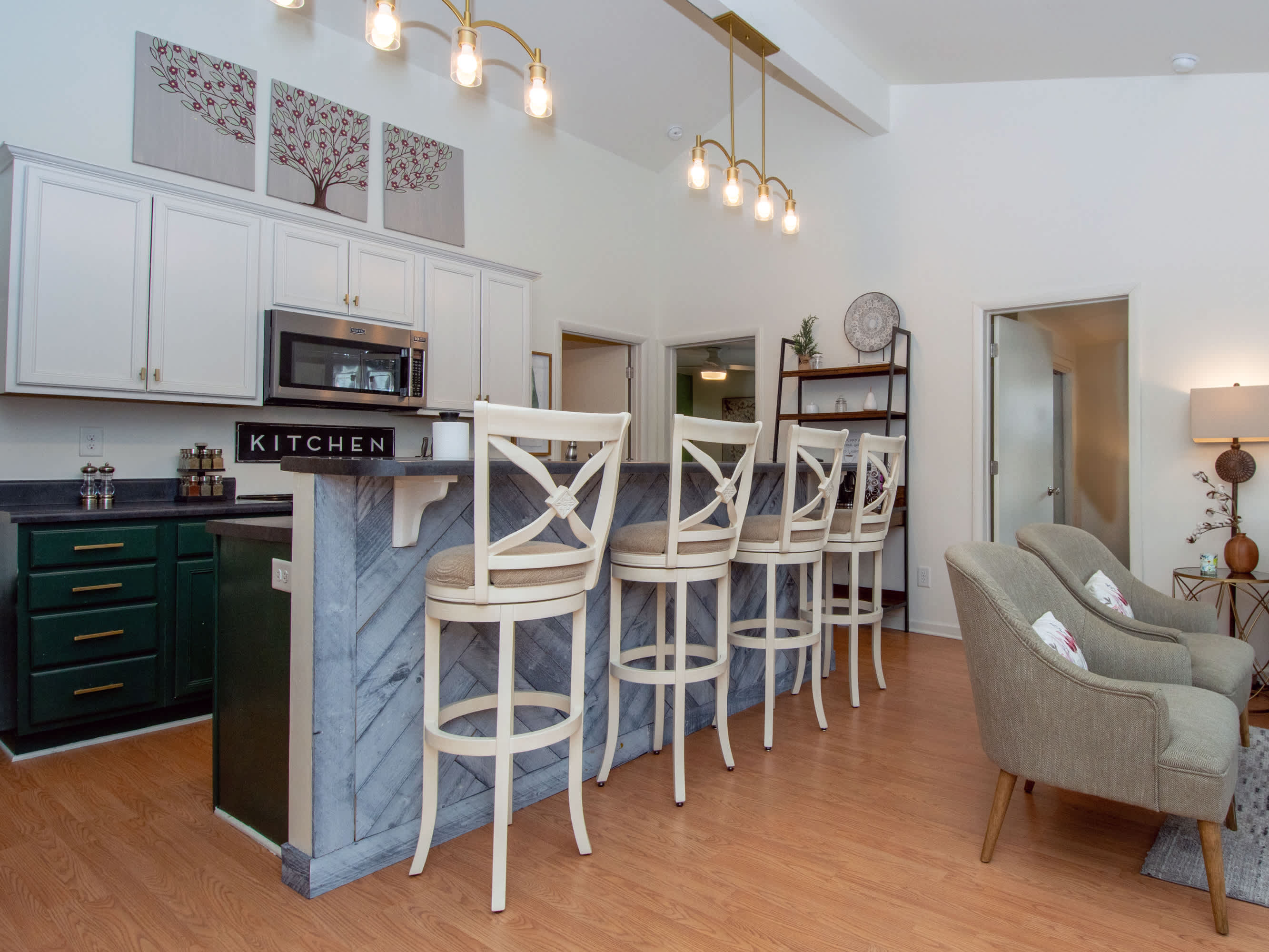 Featured Property Pet Friendly - Near DT Nash & Music Row!