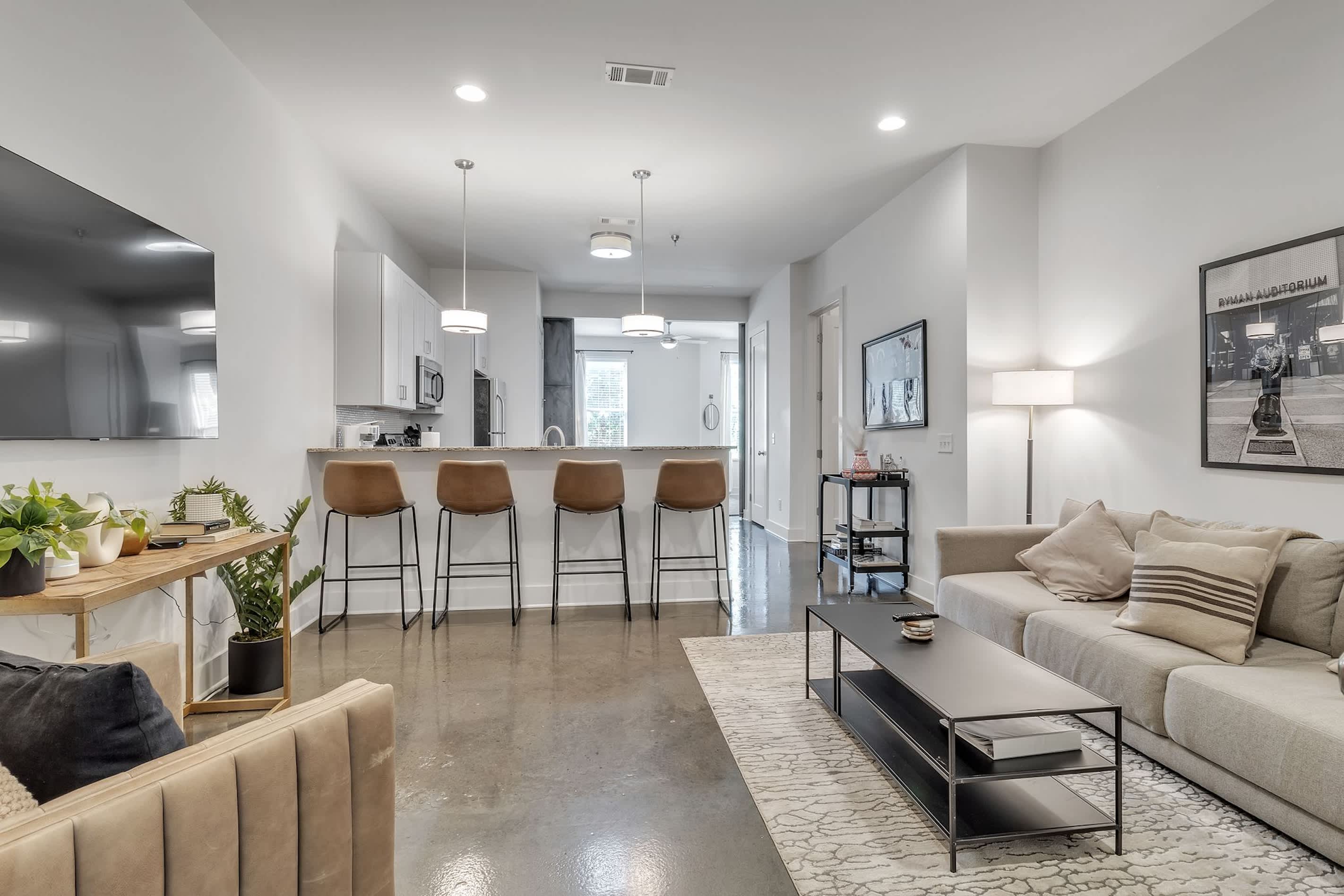 Chic Condo for 4 Near West End