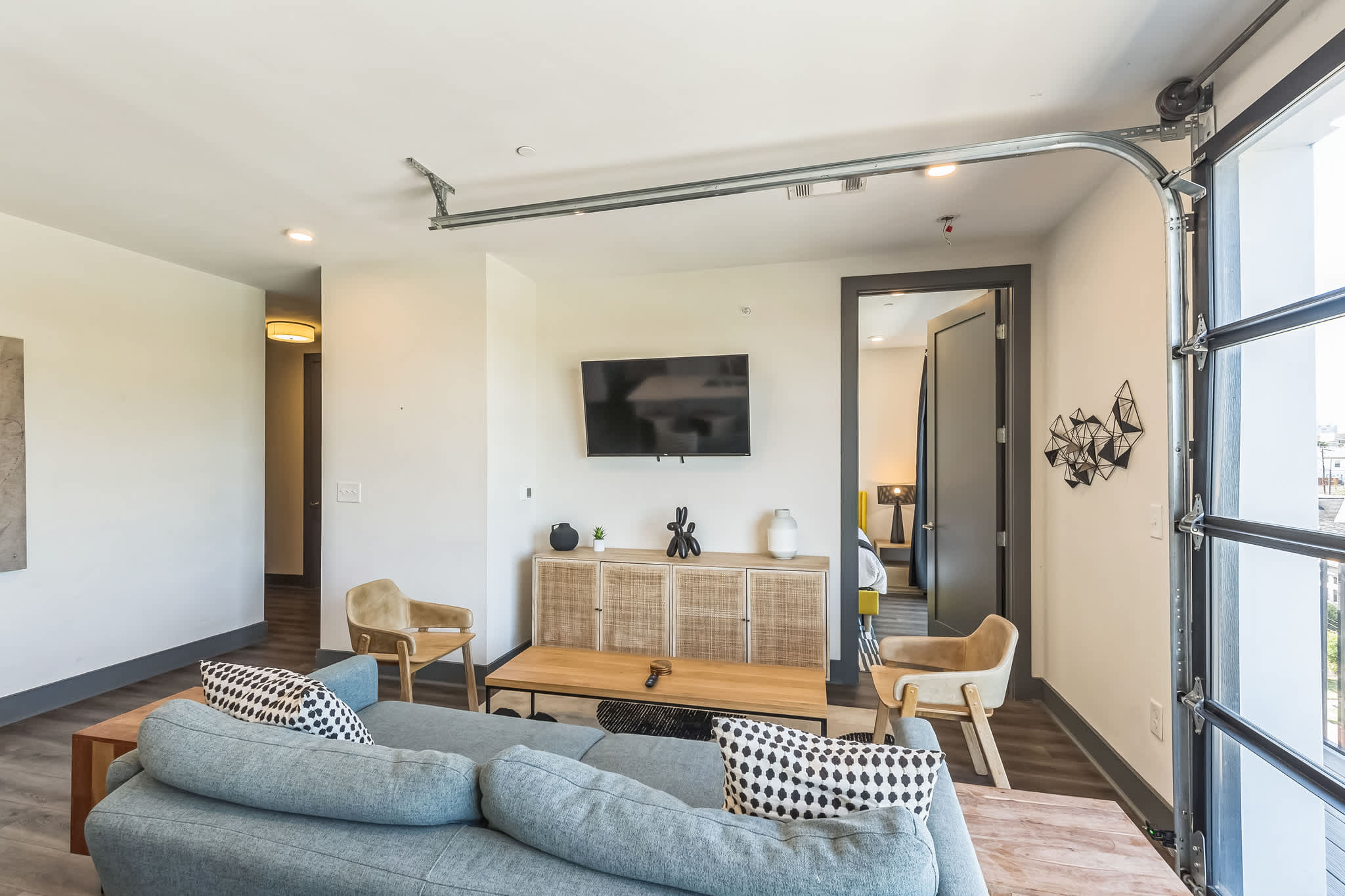 Gorgeous Apt for 8 with Rooftop & Gym, Near DT! 8