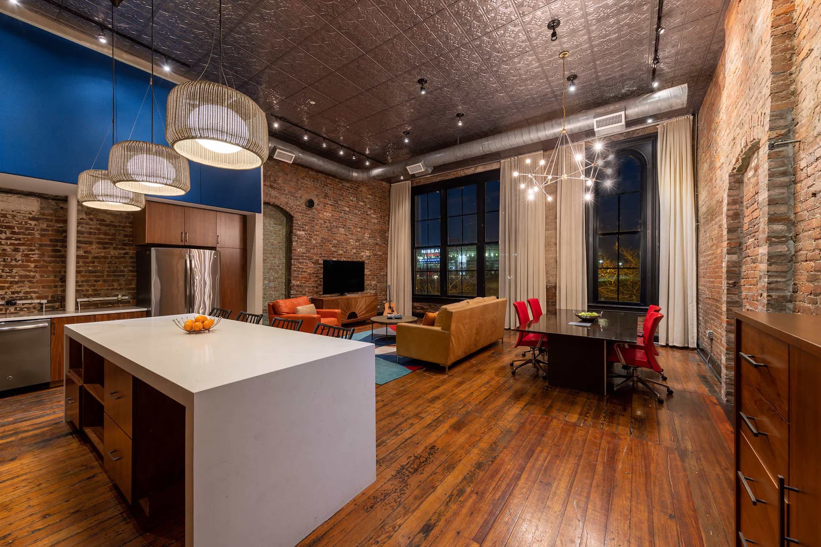 Nashville Riverfront Family Loft Stay for 4!