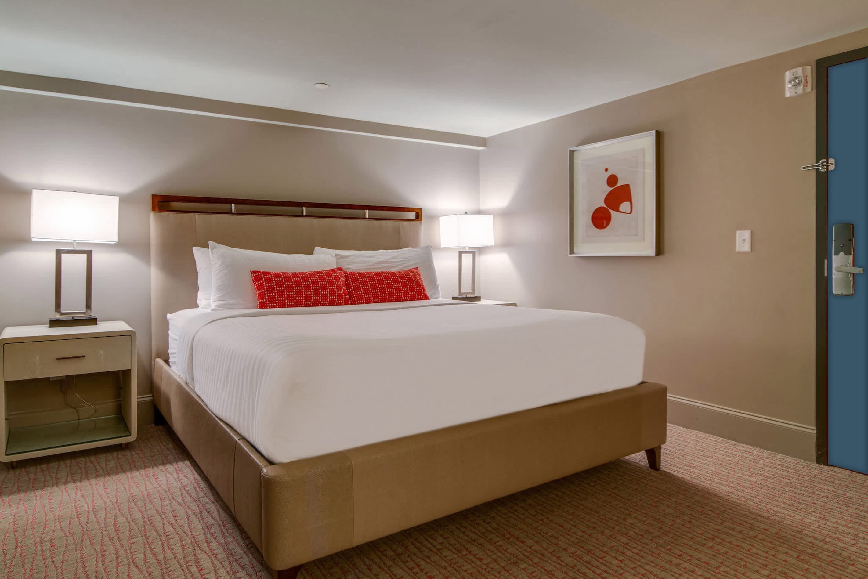 Cozy Retreat for 2, Heart of DT, Near Broadway!