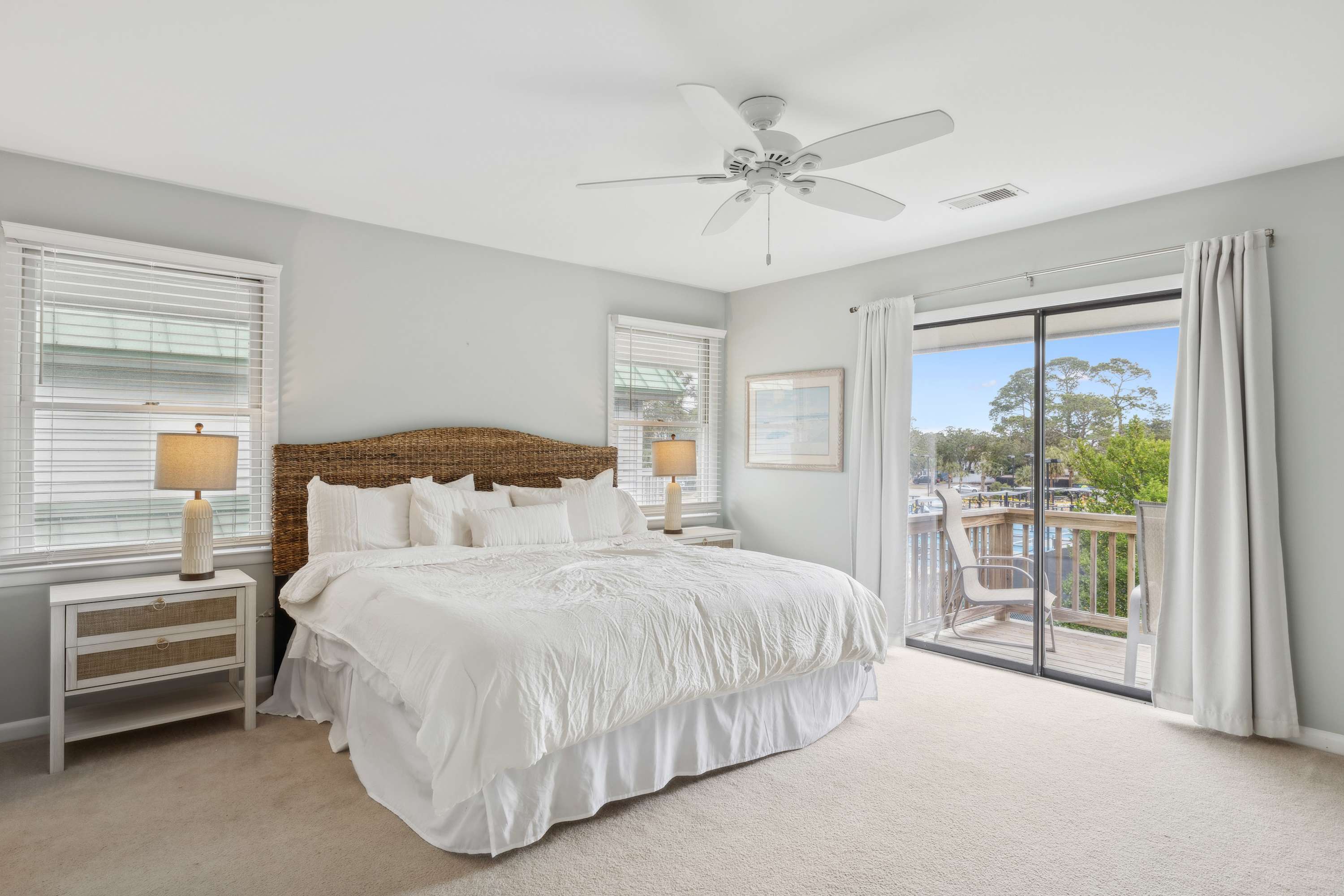 Coastal 4 BDR for 8, Walk to Beach! 6