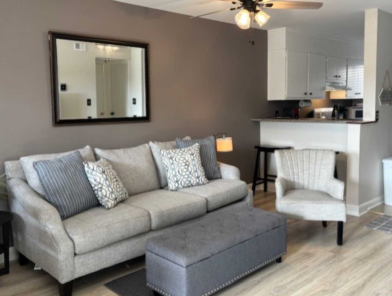 Seashell Sanctuary - Overlooks pool, walk to beach! 6