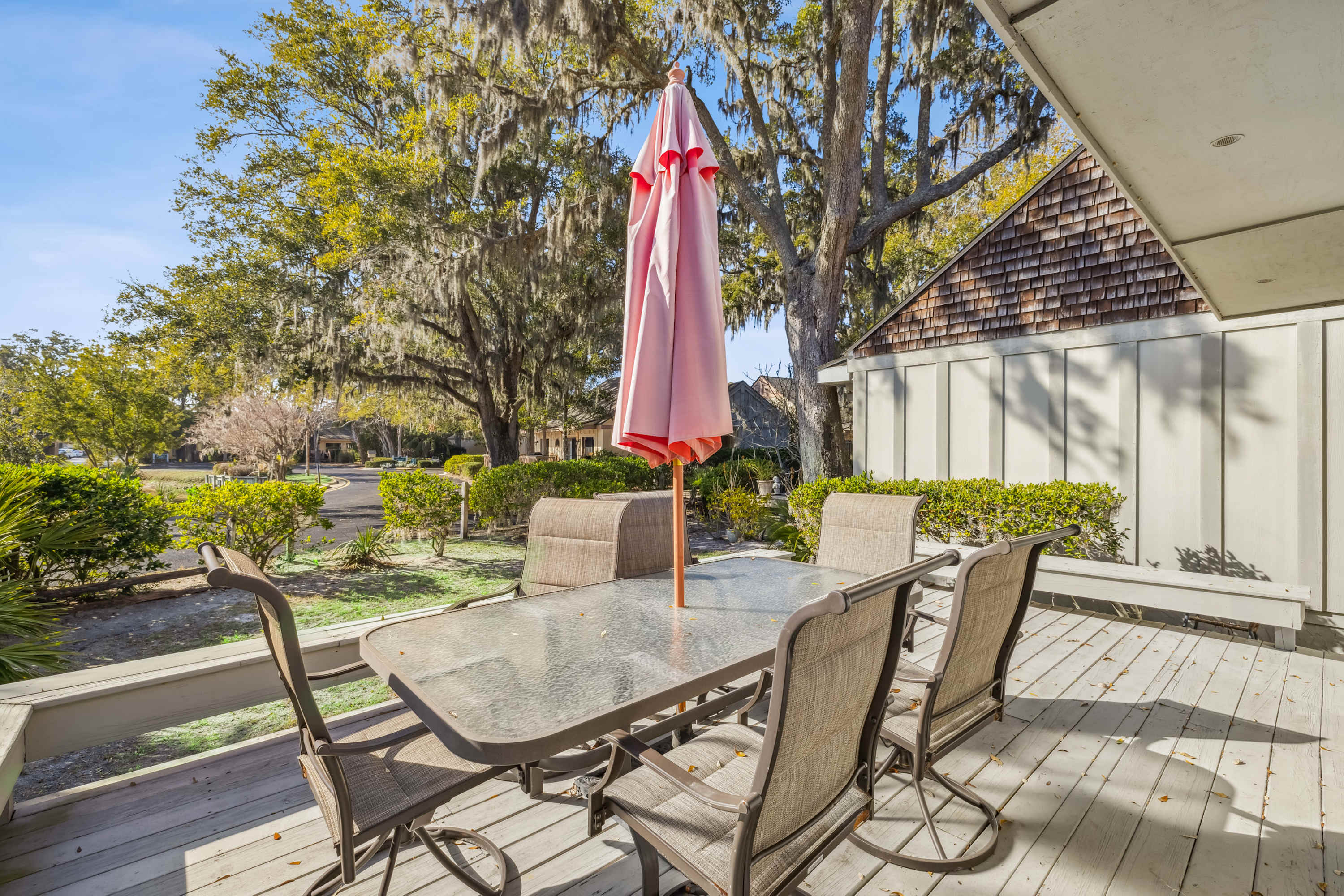 Island Stay, Perfect for Adventure & Relaxation! 6