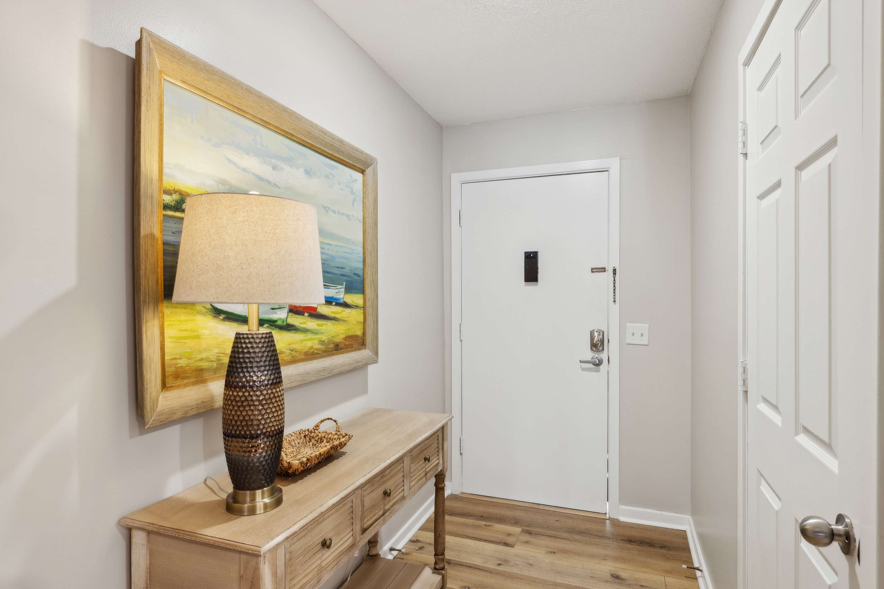 Charming Condo Overlooking Pool, Minutes to Beach! 6