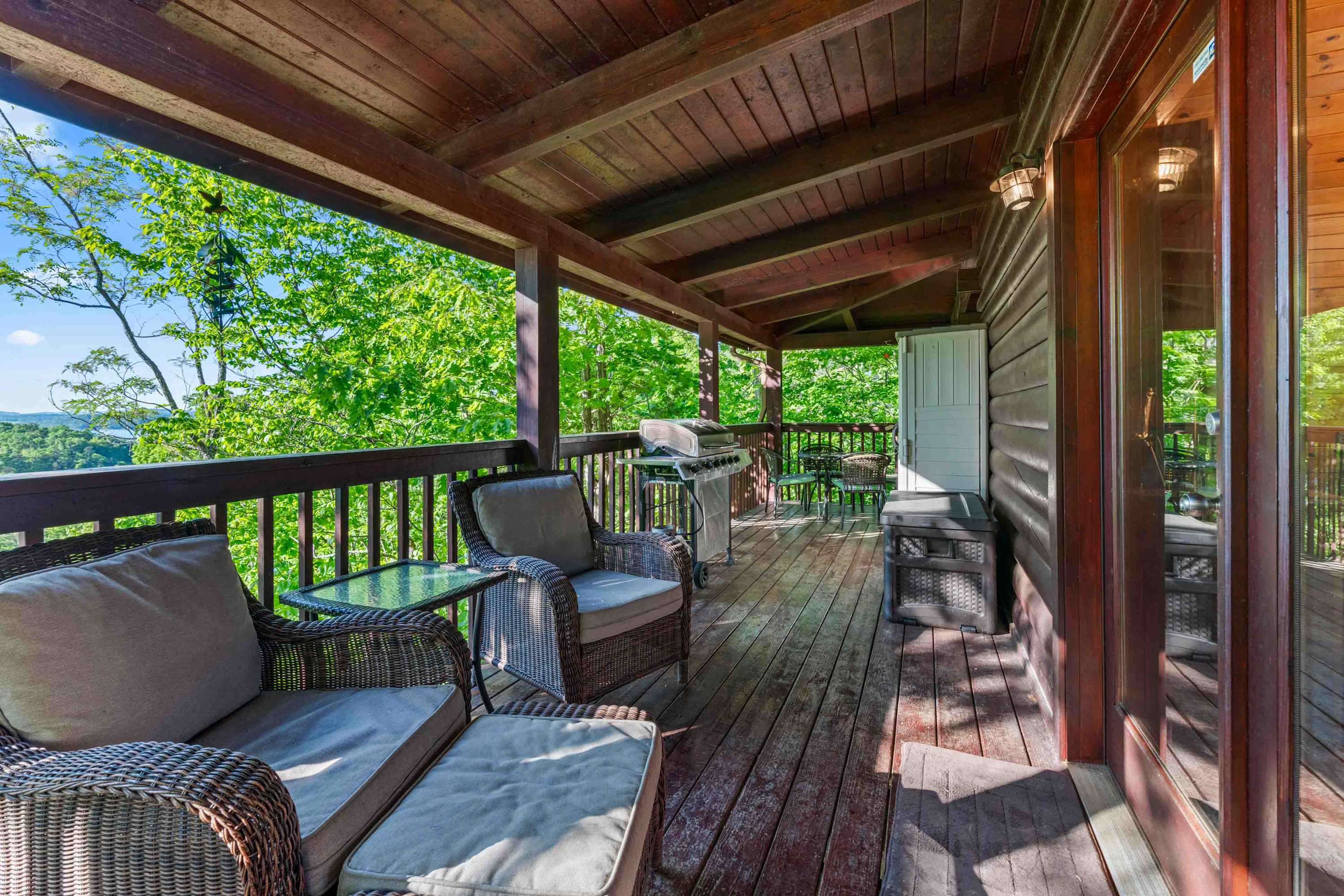 Rustic 3br Cabin Near Lake with Hot Tub! 5