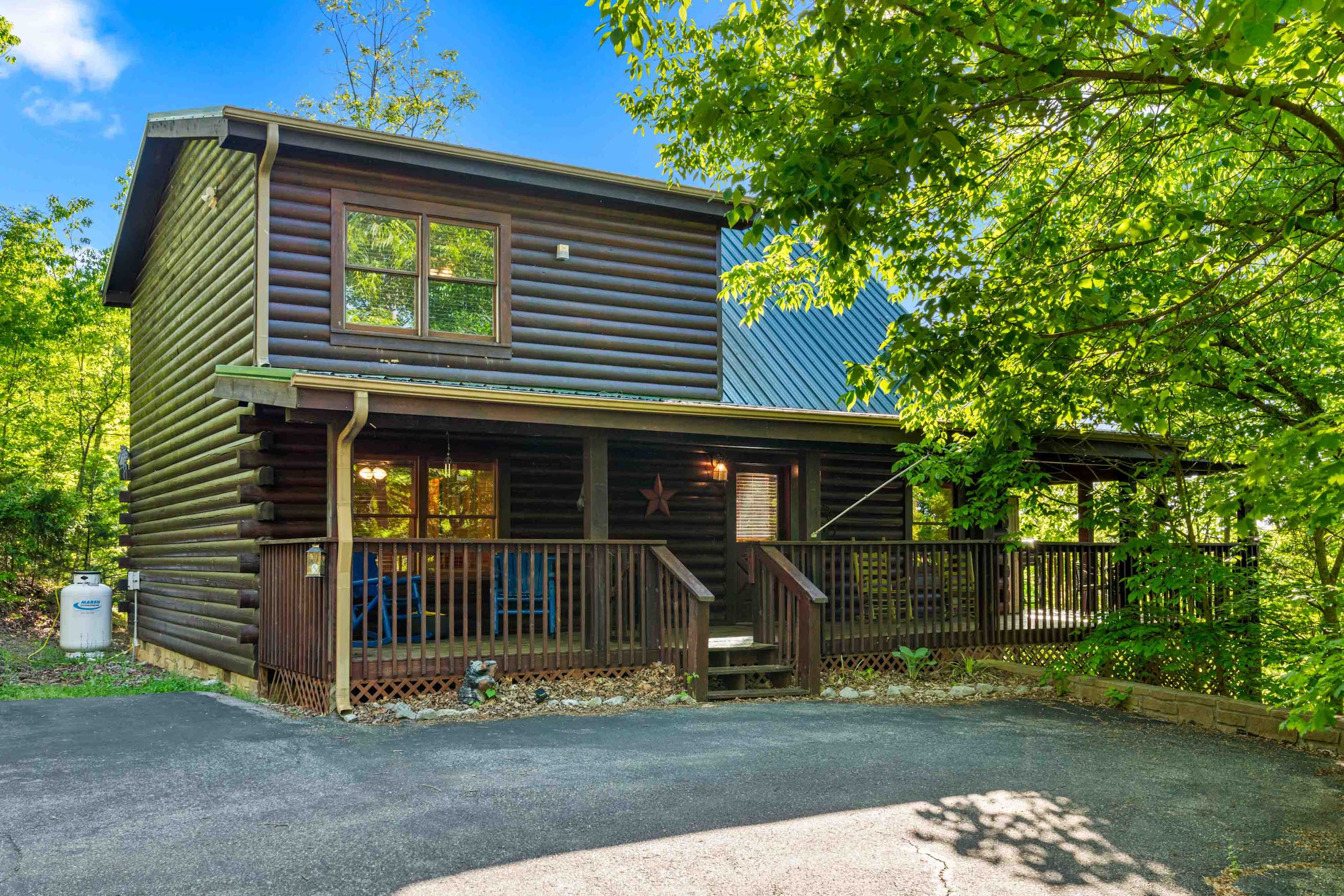 Rustic 3br Cabin Near Lake with Hot Tub! 2