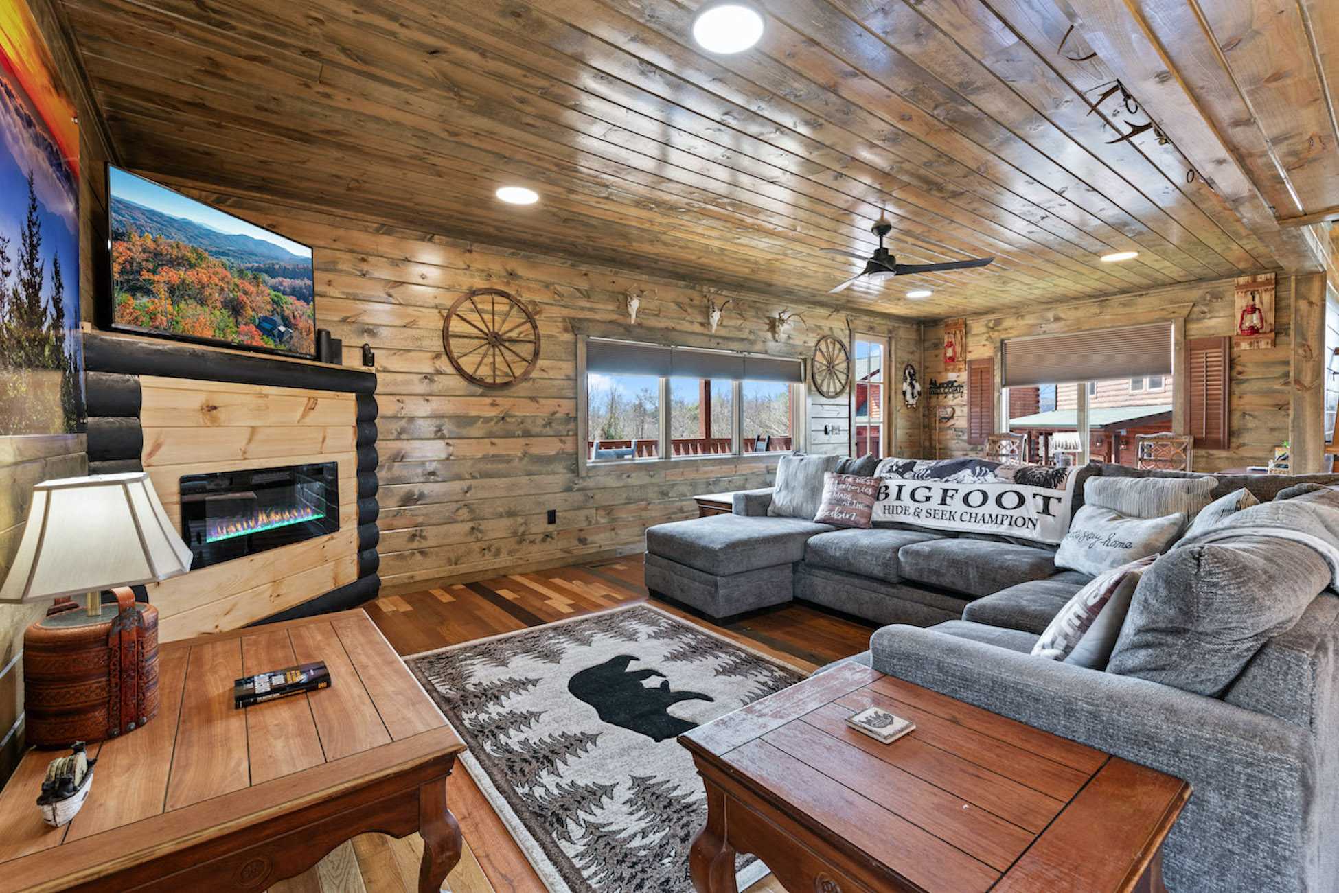 Mountain Retreat with Hot Tub & Games! Sleeps 10!