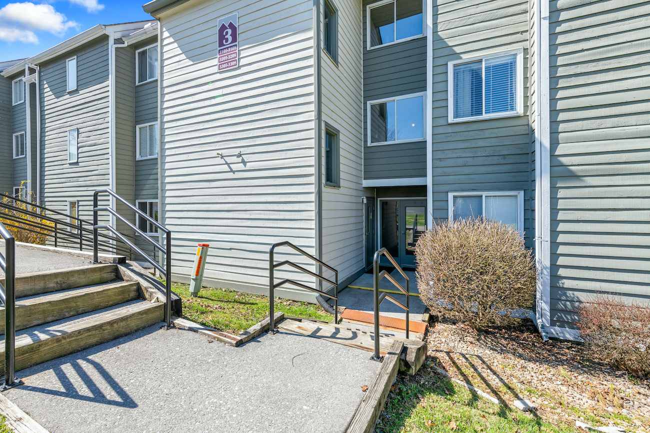 The Loft, Picturesque Condo for 6 with Epic Views! 8