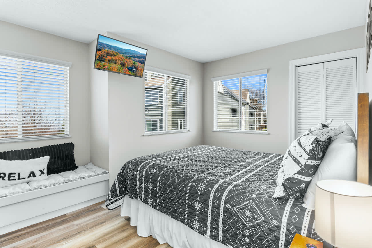 The Loft, Picturesque Condo for 6 with Epic Views! 6