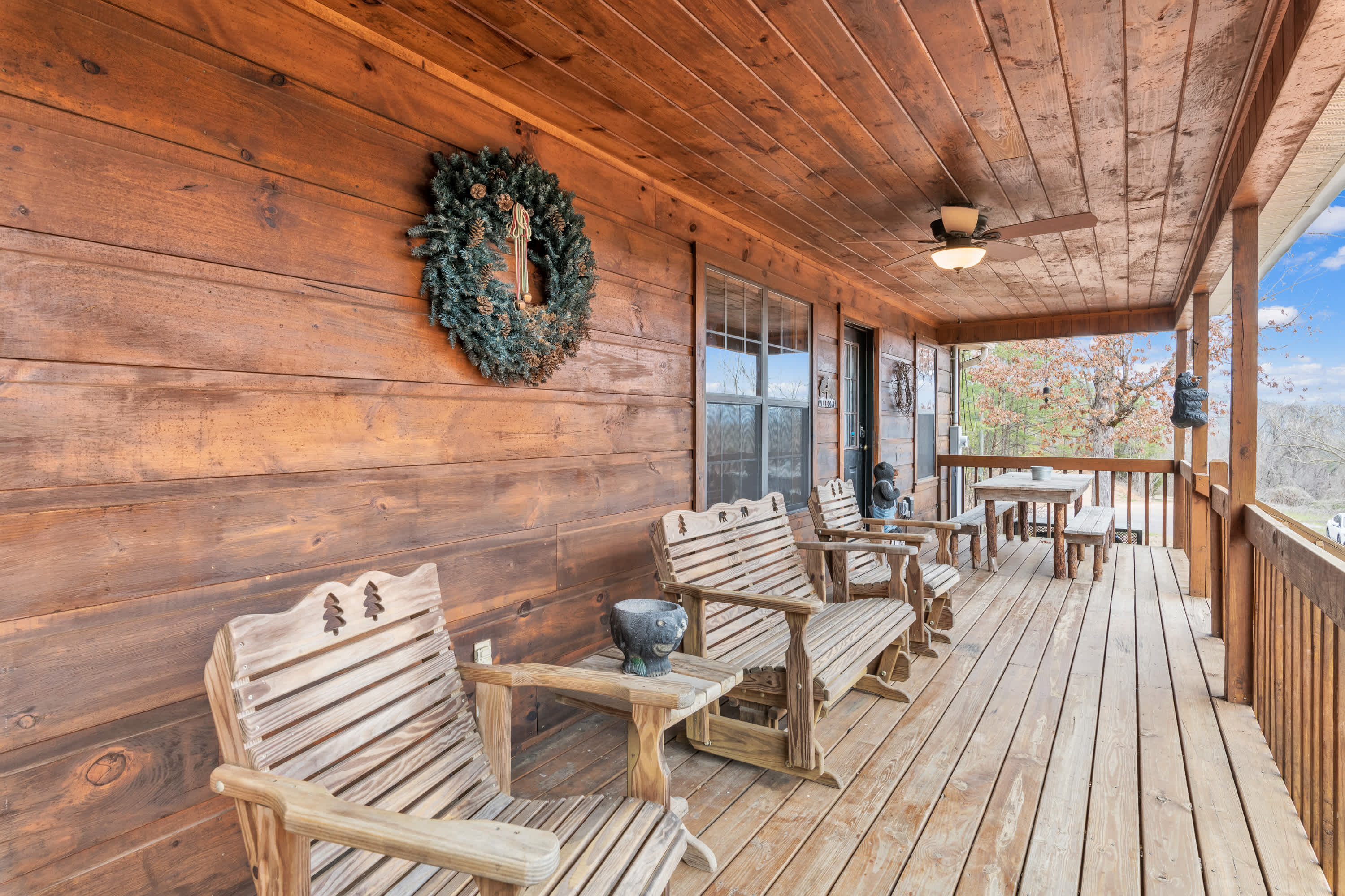Cabin in the Woods with Hot Tub & Games! 6