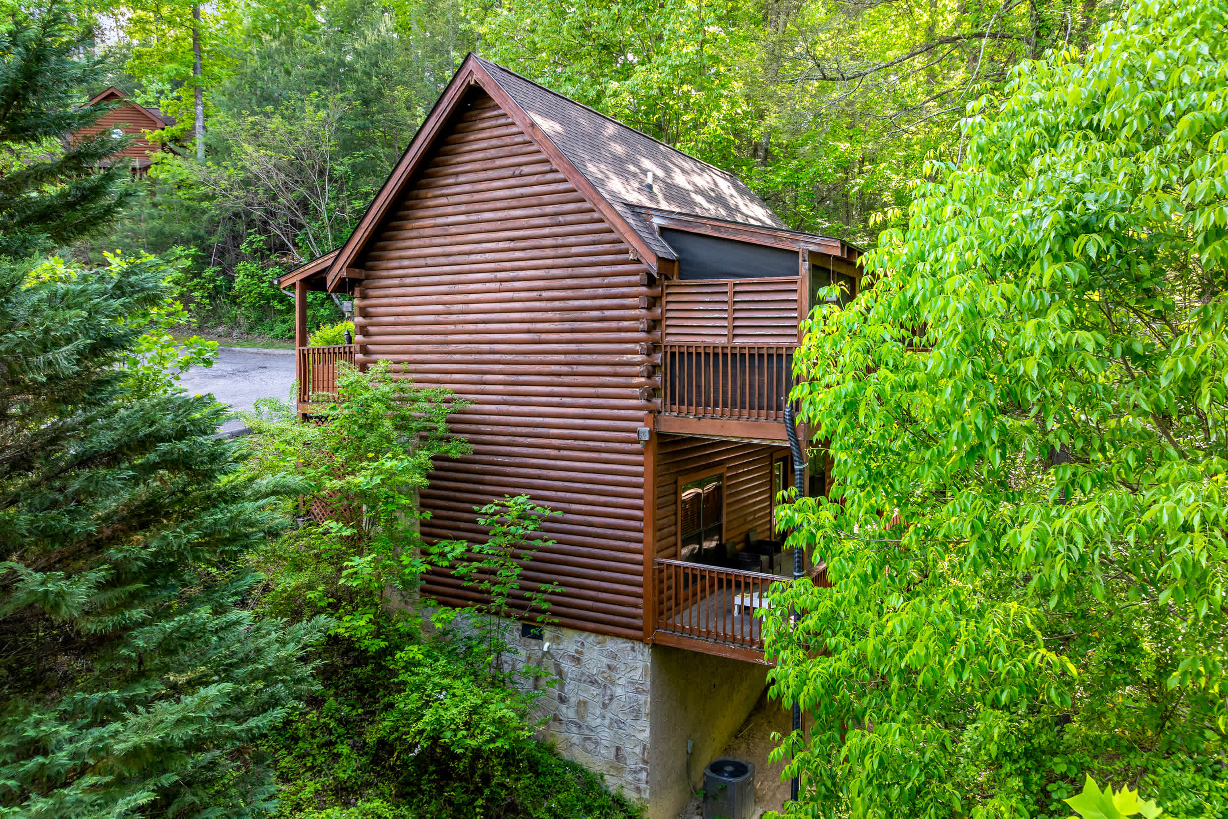Country Bear Cove - Hot Tub, Games & Deck with View 2