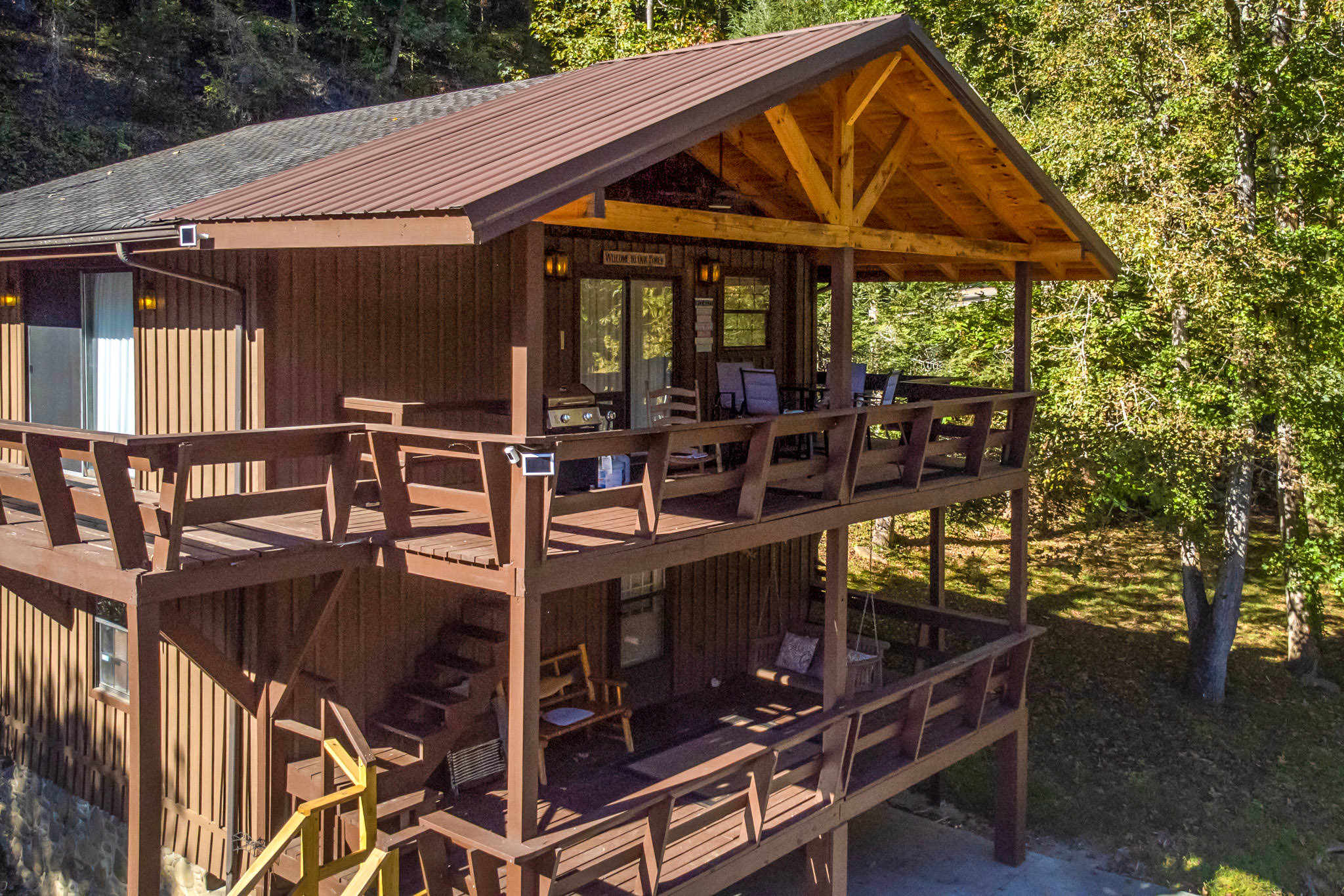 Double balcony & patio