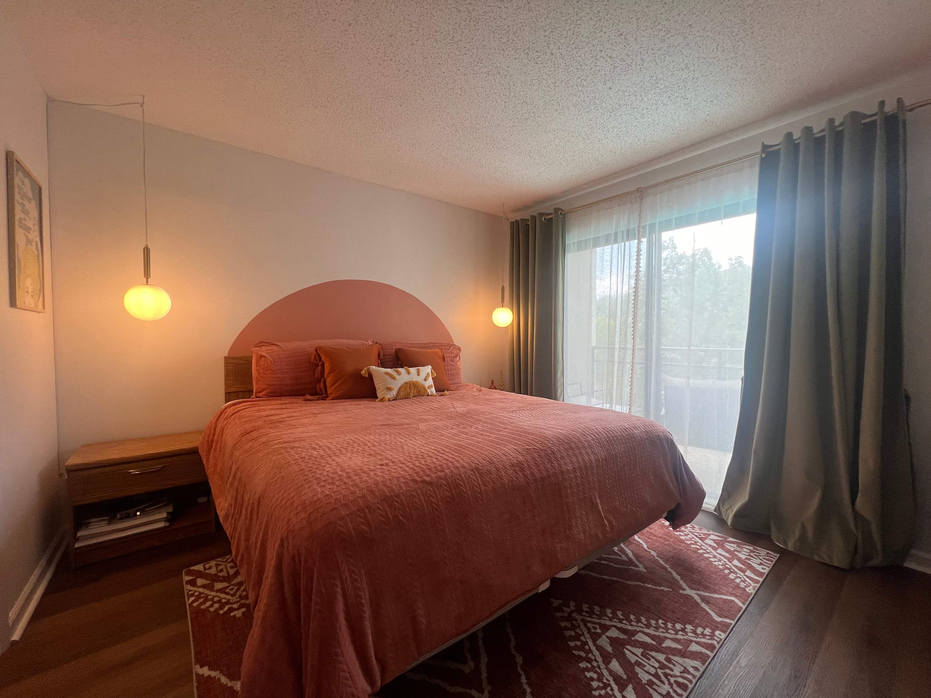 Relax in the king suite, boasting an ensuite bath, smart TV, & balcony