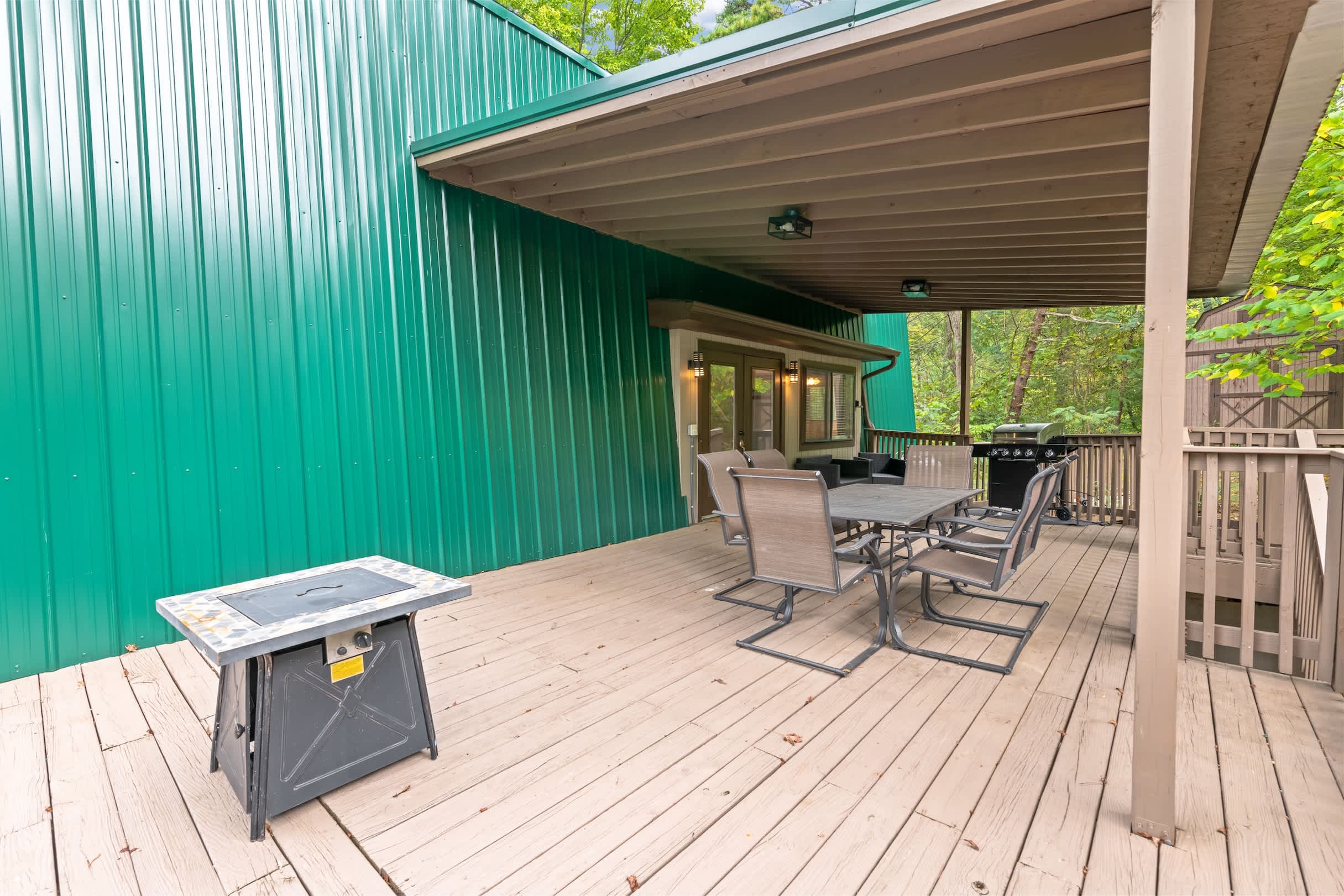 Secluded Cabin for 10 with Game Room, Near Pkwy! 4