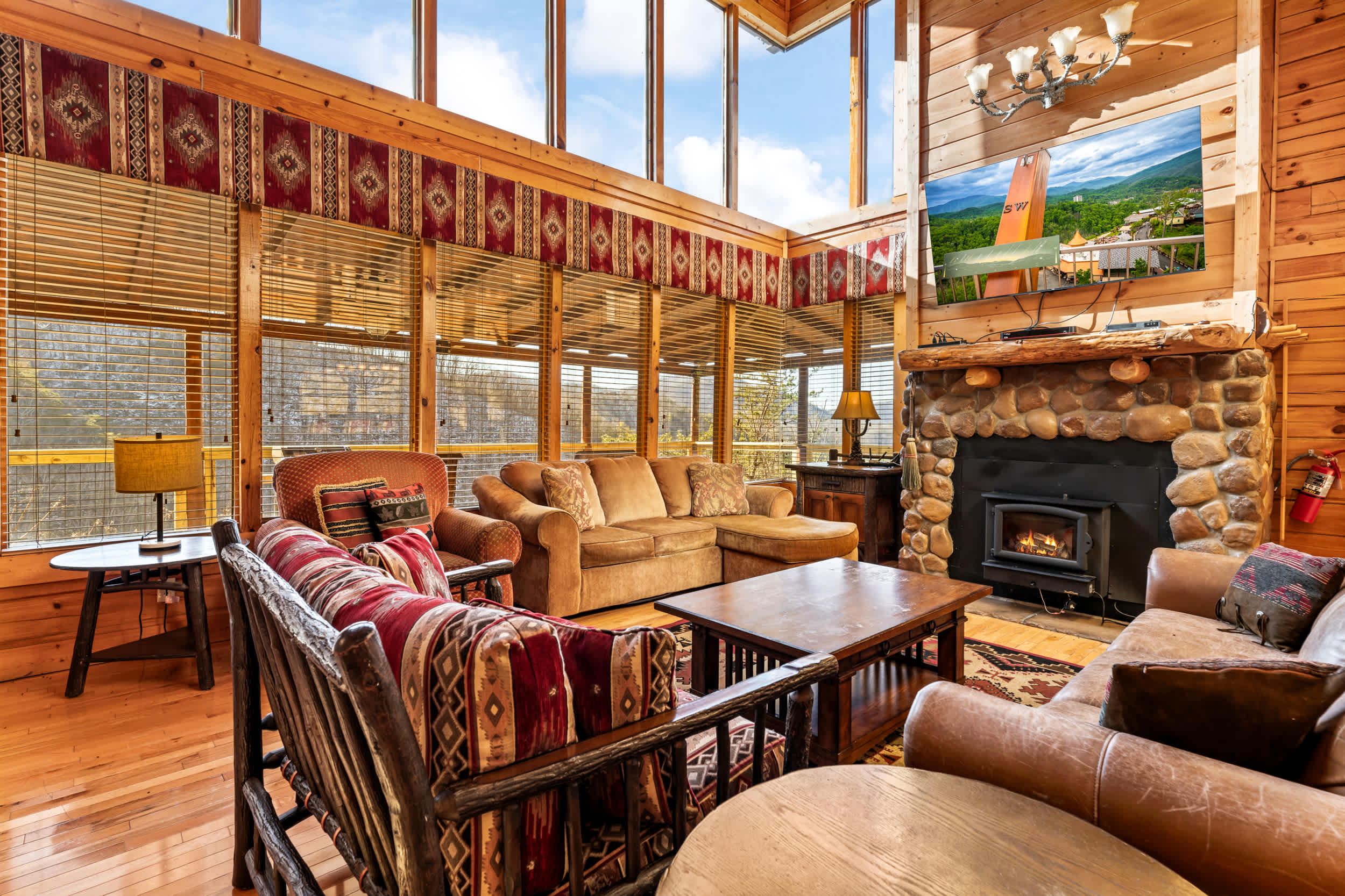 Family Mountainside Stay for 10 w Hot Tub & Mtn Views