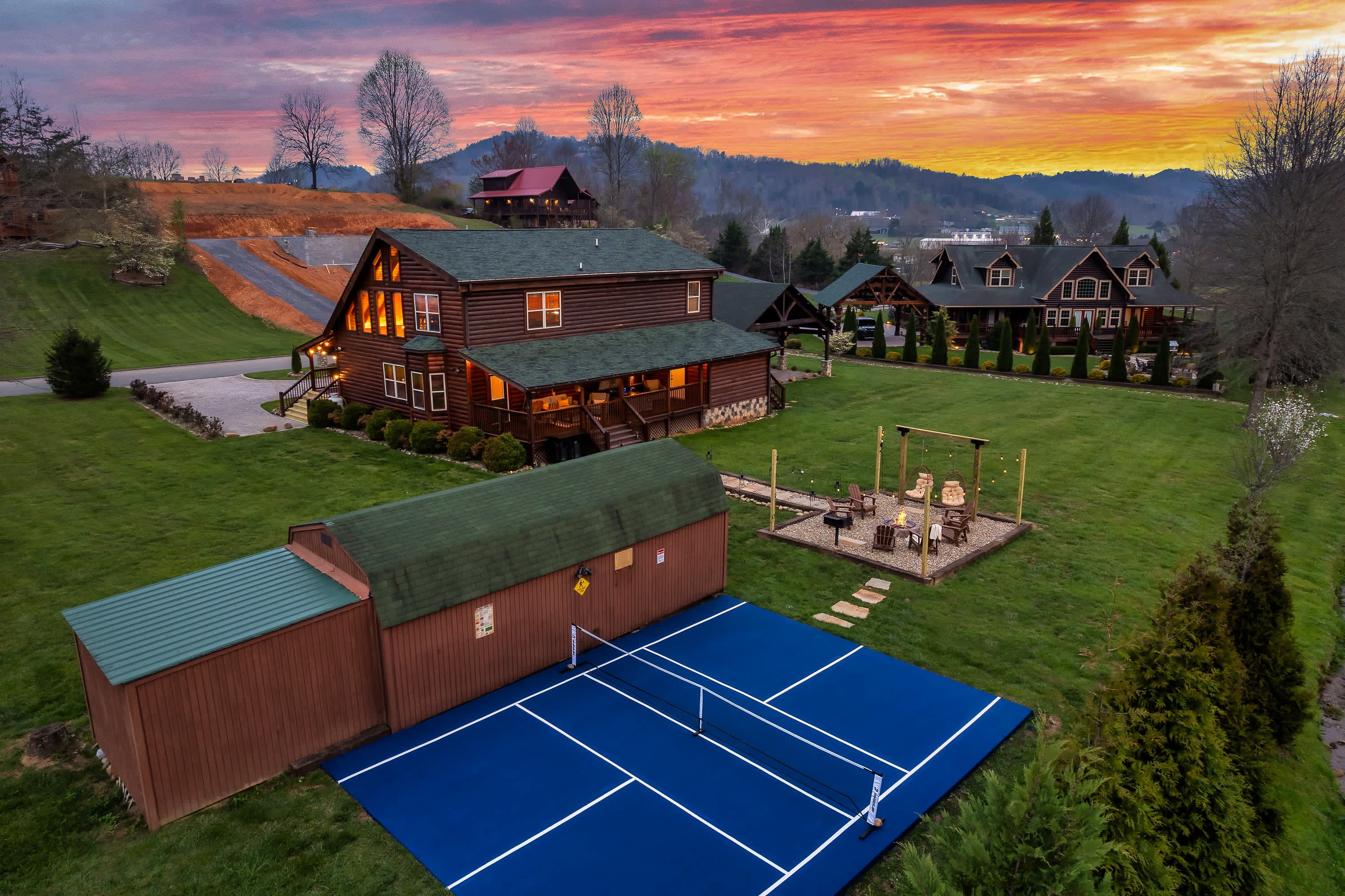 Luxury Cabin with Hot Tub, Game Room, & Pickle Ball!
