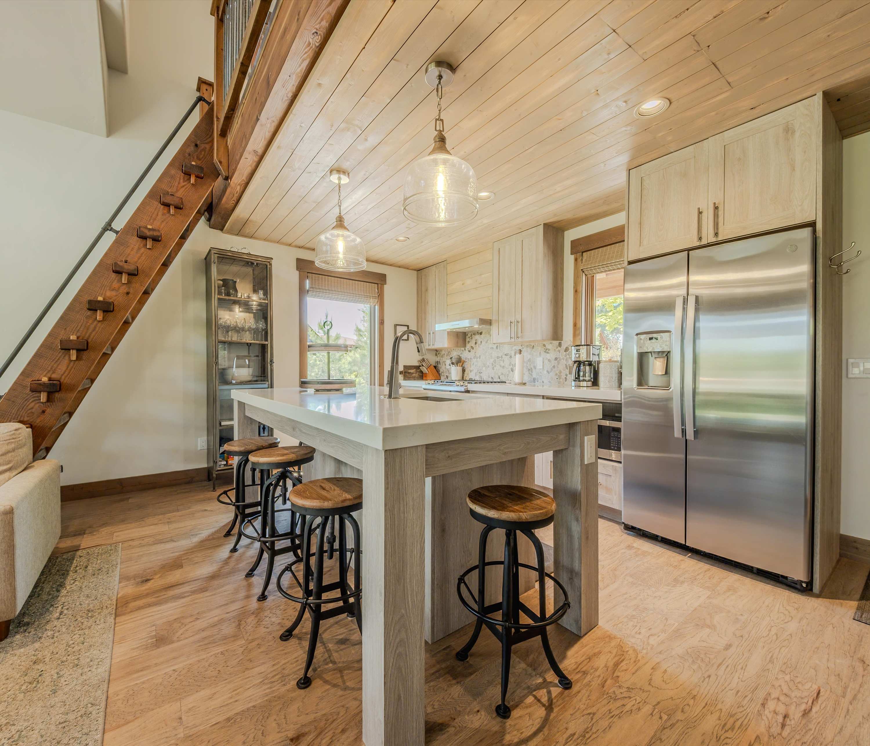 Cottage on the 10th Tee – Beautiful Stay for 7 w/ Hot Tub & Fire Pit 5