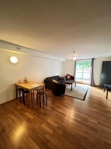 Two-Bedroom Apartment with Pool Access - Voss 5