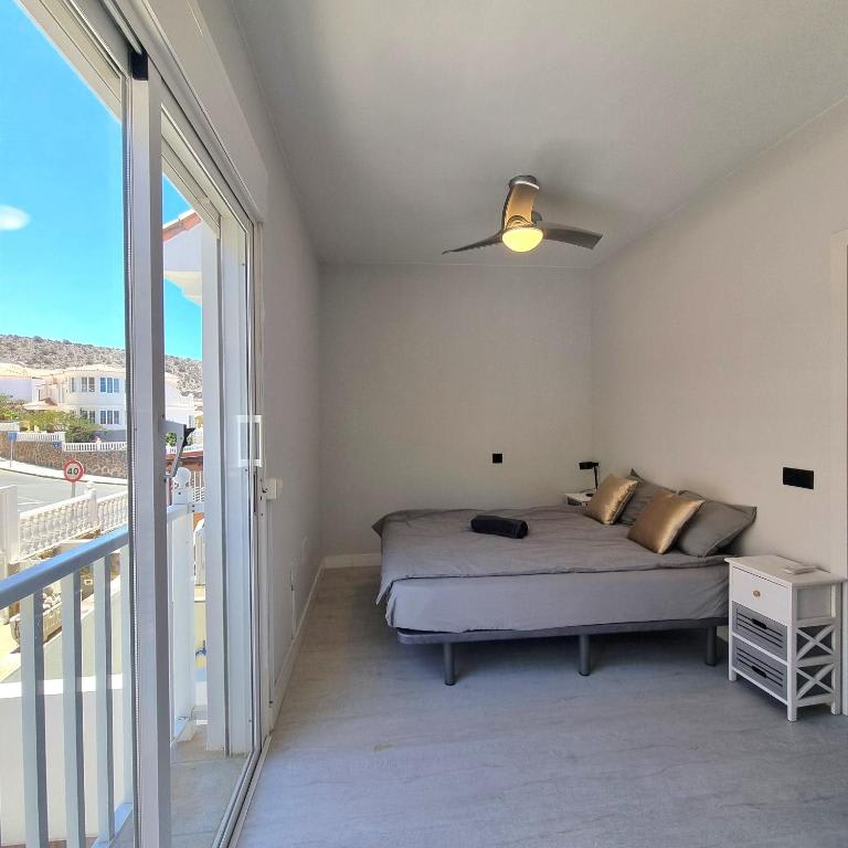 Exclusive villa with heated saltwater pool, roof terrace with beautiful views in Mogán 2