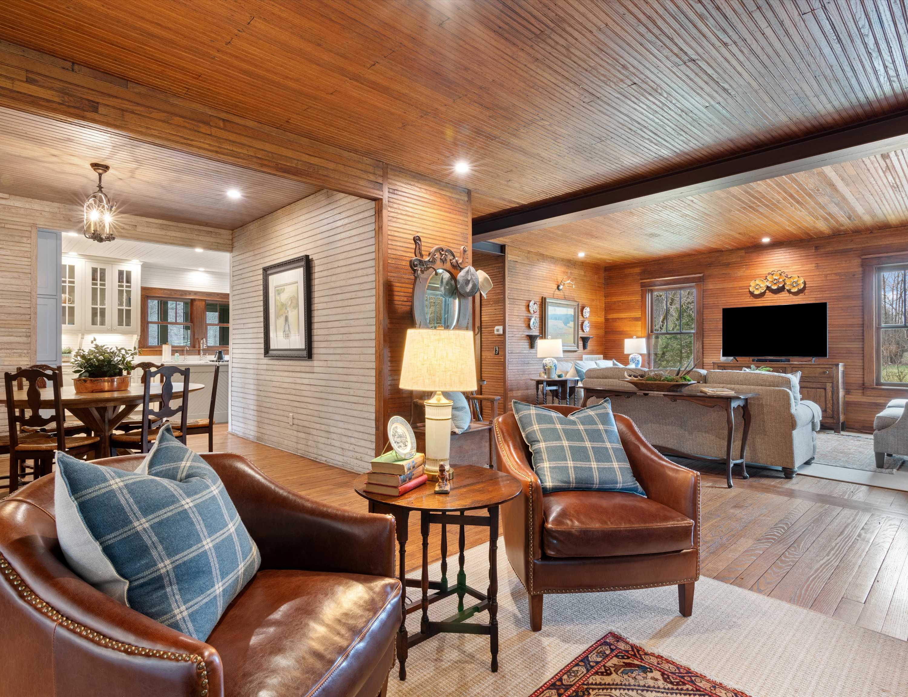 Enjoy the pass-through layout