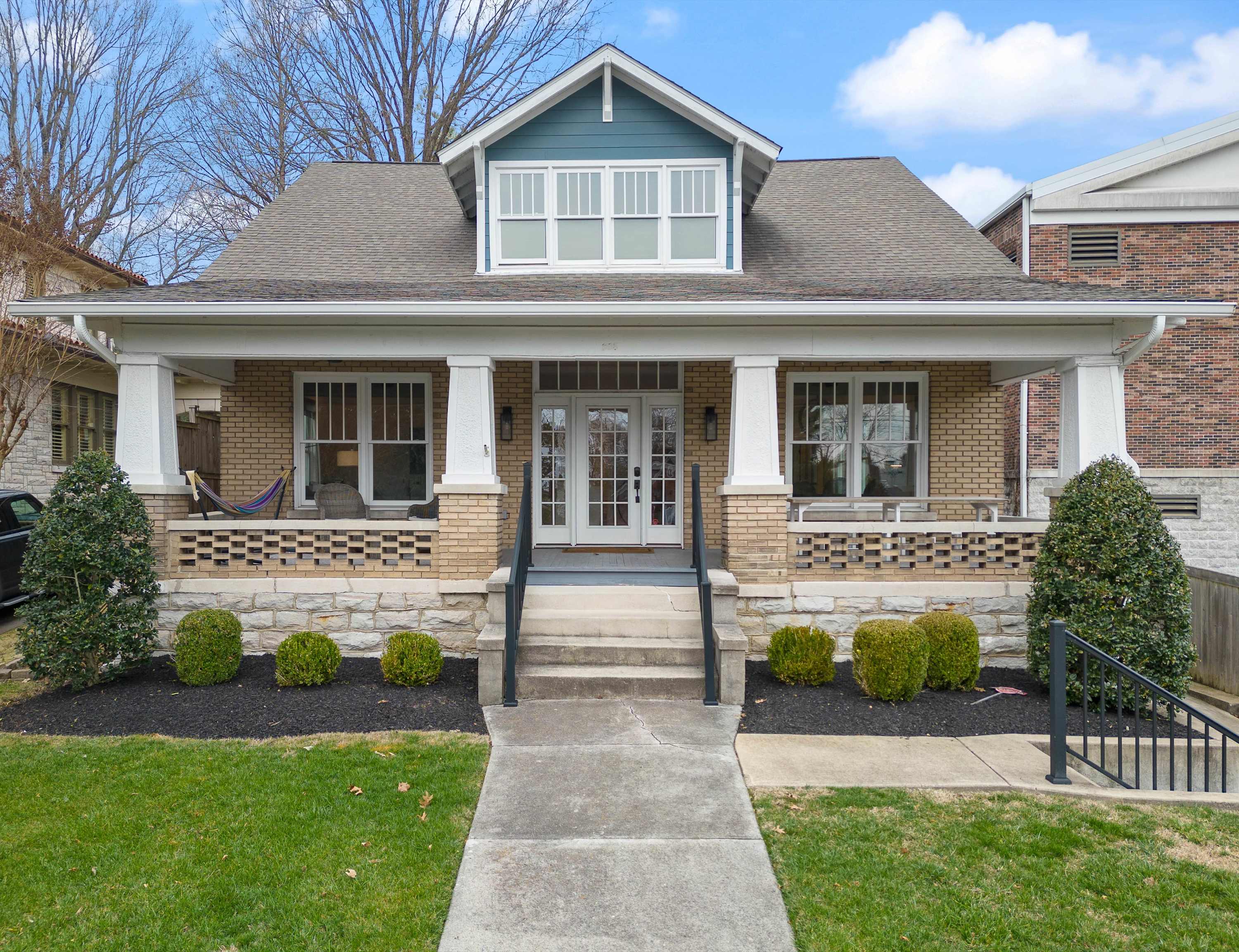 Muletown Haven - Stunning Downtown Escape!