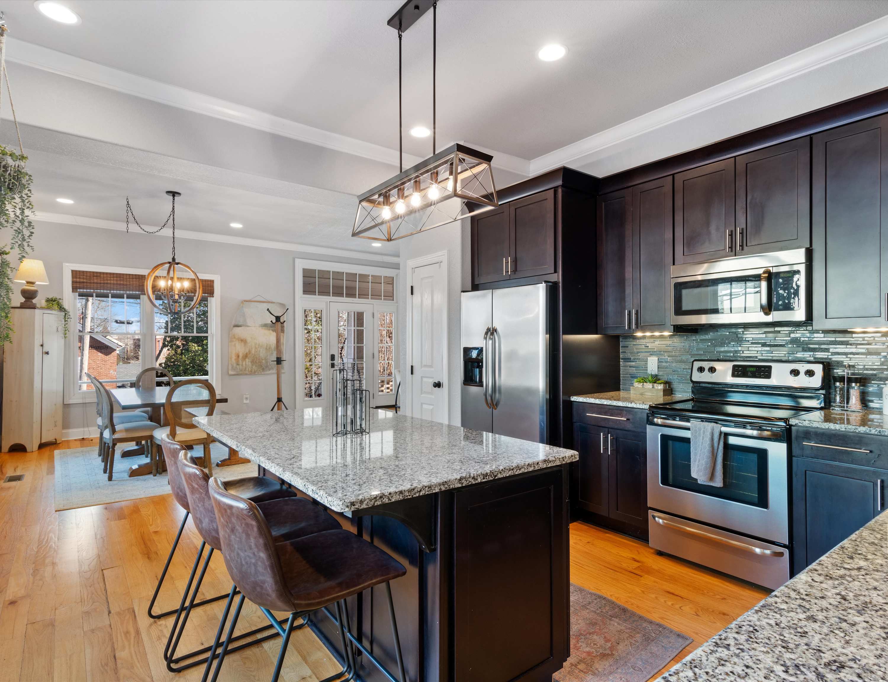 Muletown Haven - Stunning Downtown Escape! 4