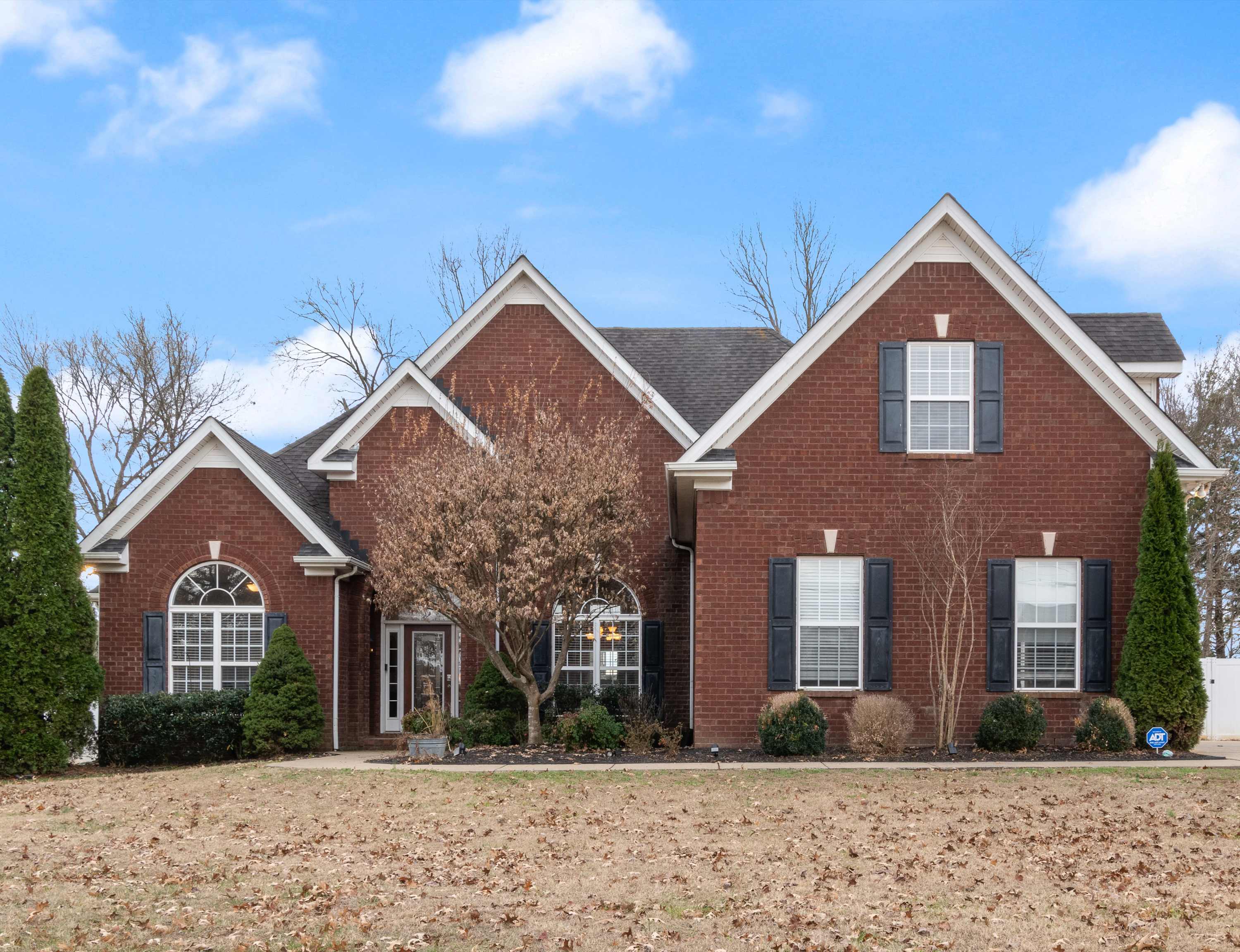 Featured Property Majestic Murfreesboro Manor - Pet Friendly!