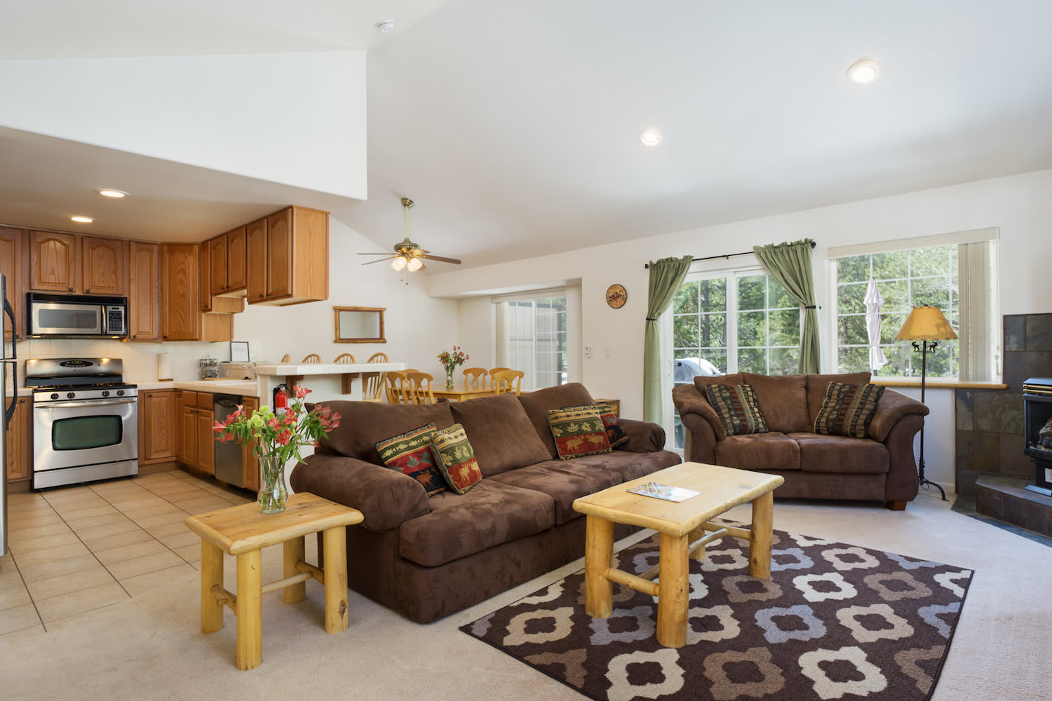 Moonlight Ridge - 30plus Day Vacation Home Rental 6