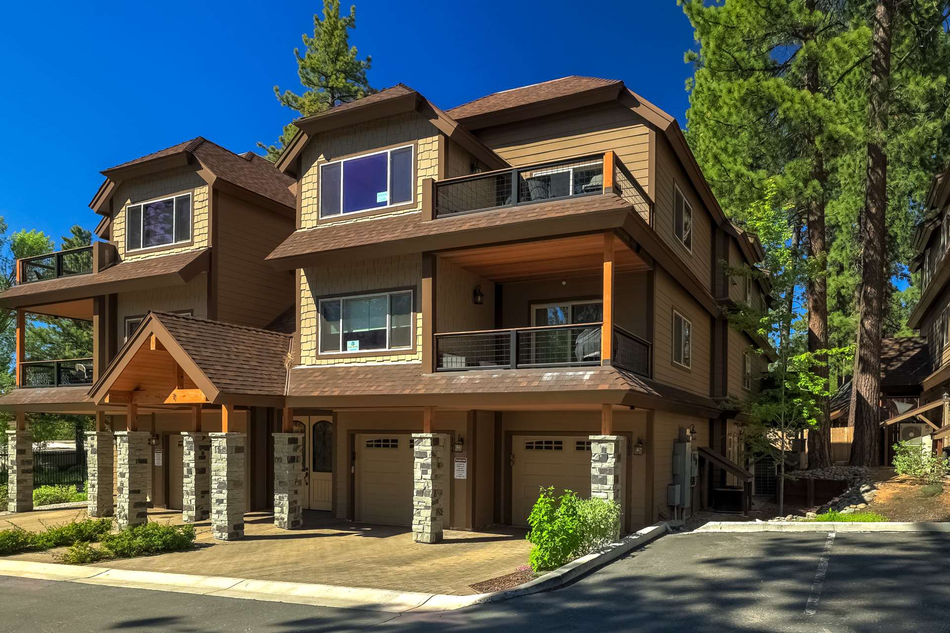 Tahoe Woods Villa - Walk to Beach and Gondola - Heavenly Ski