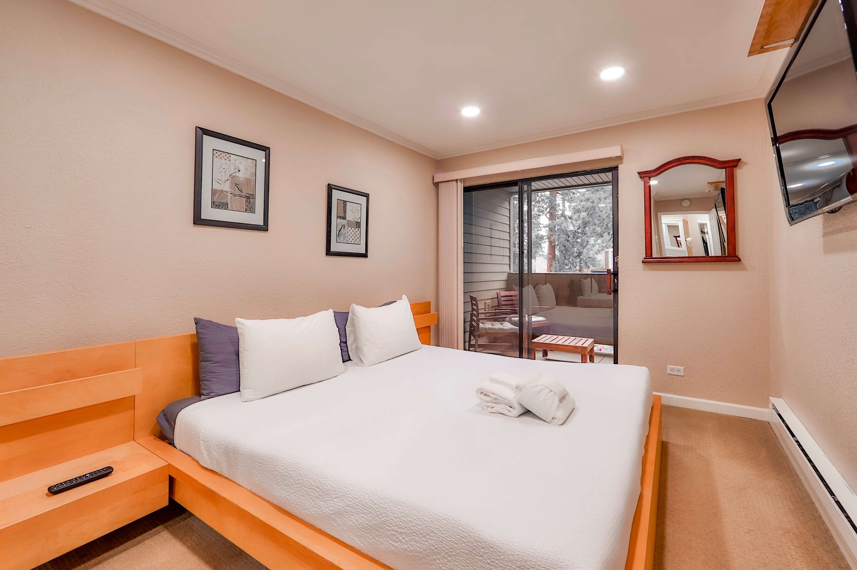 Lakeland Getaway - Walk to Lake! 6