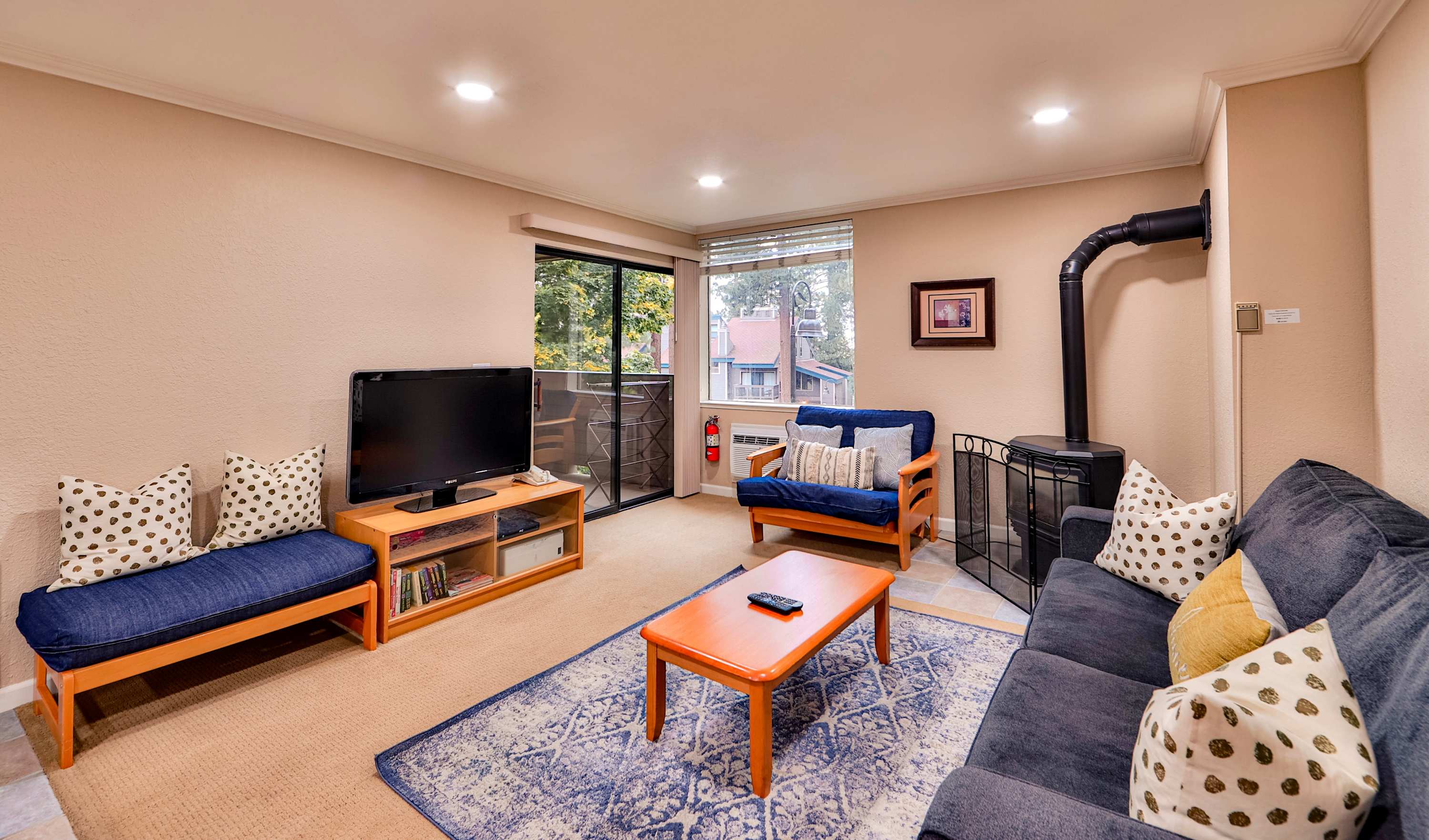 Lakeland Getaway - Walk to Lake! 4