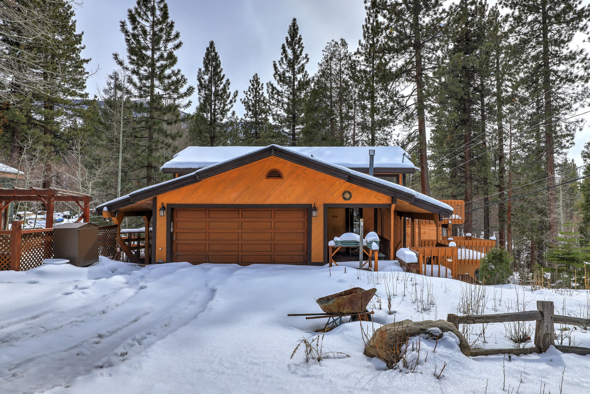 Tahoe Forest Chalet 3BR House with AC!