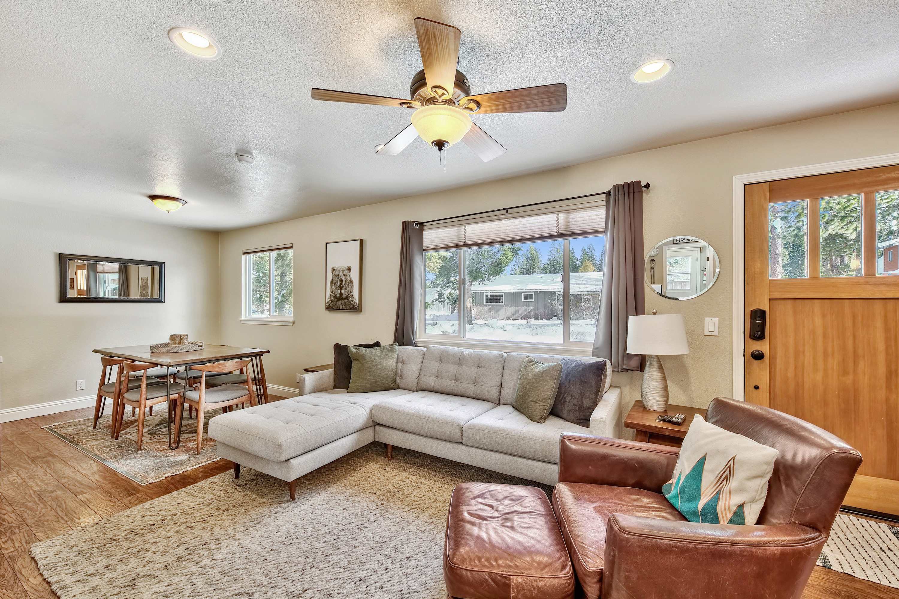 Dancing Bear Cabin - Pet Friendly, Sleeps 4, Totally cute! 4