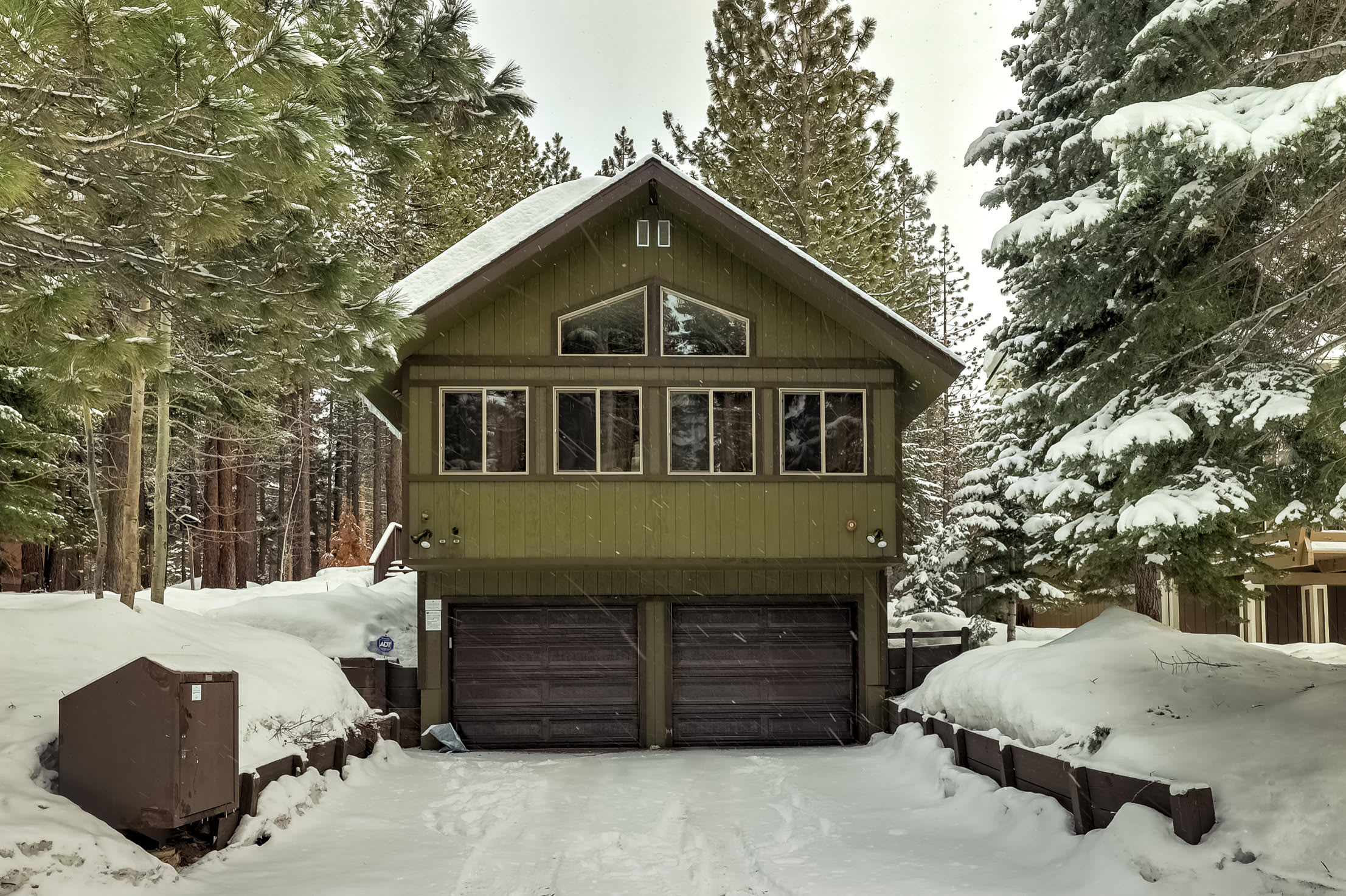 Cold Creek Chalet - Hot tub & Movie Room 6
