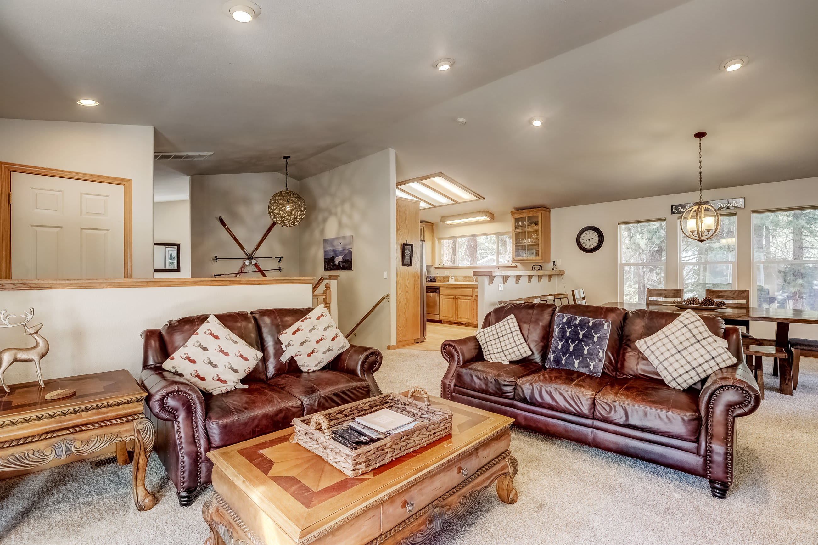 Montgomery Estates Bliss - Hot tub, pets, family fun! 5