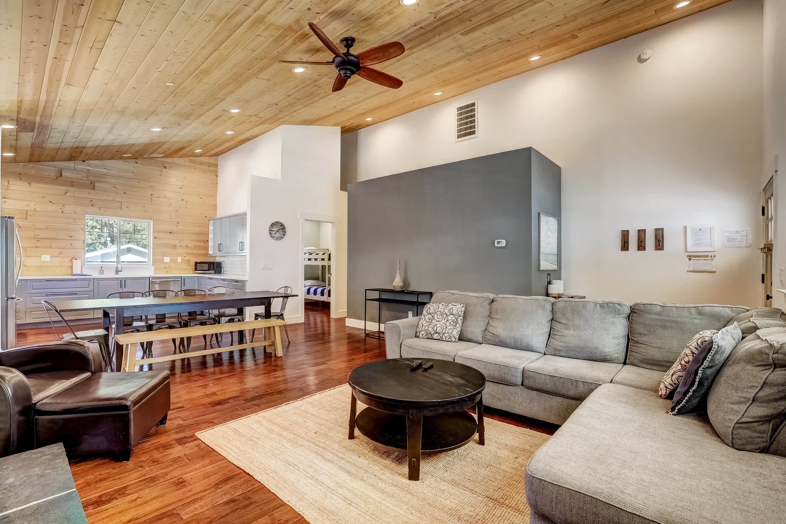 Amachen Cabin - Pet & Family Friendly - woof woof 6