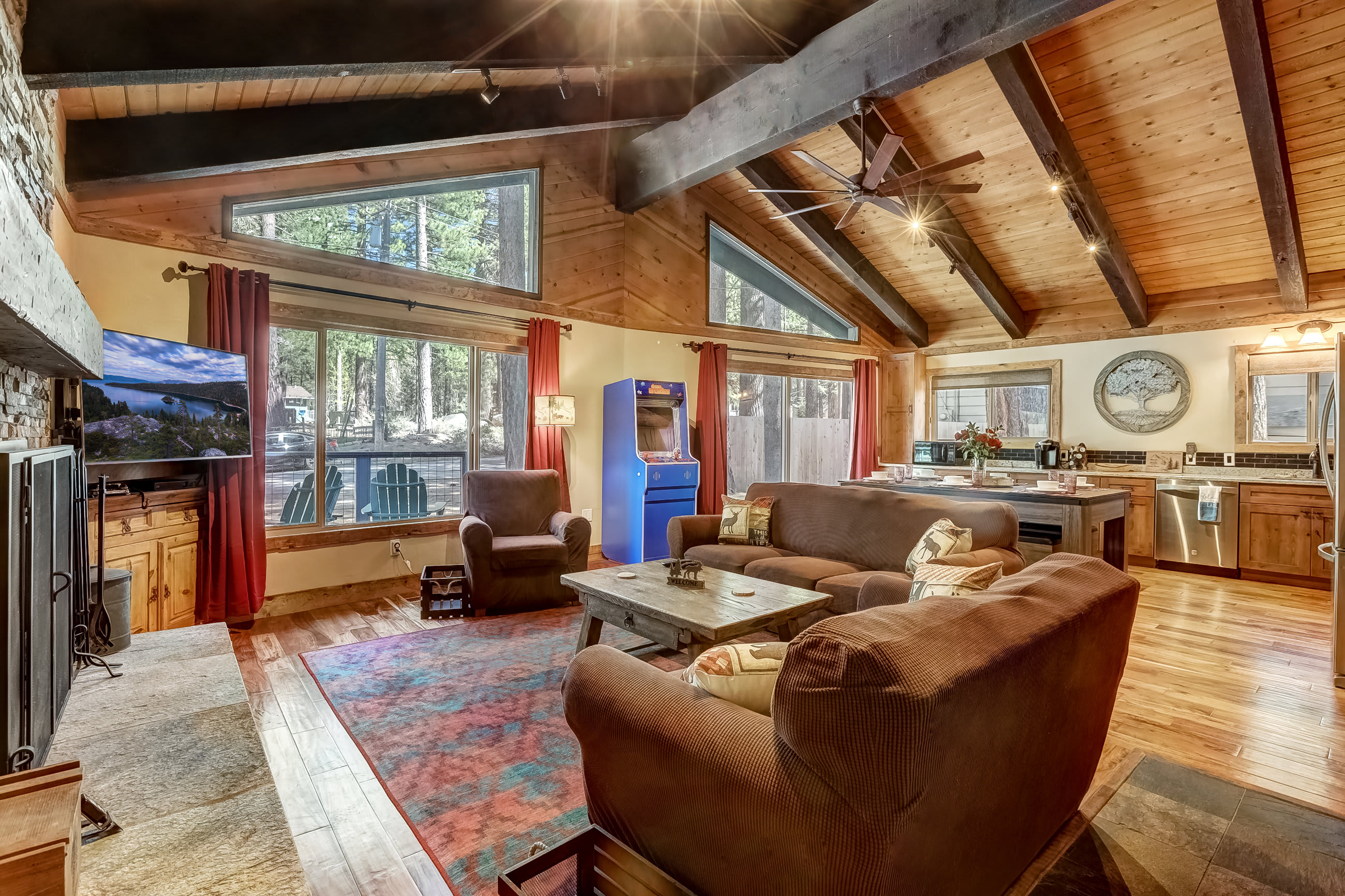 Willow's Hideaway - Pet Friendly Cozy Cabin! 5