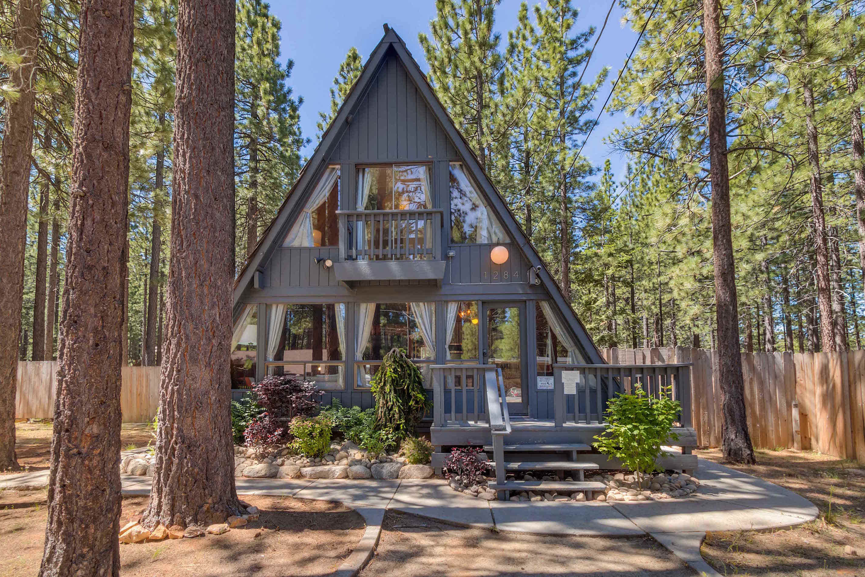 Heavenly Hollow - - Private A-frame Escape!