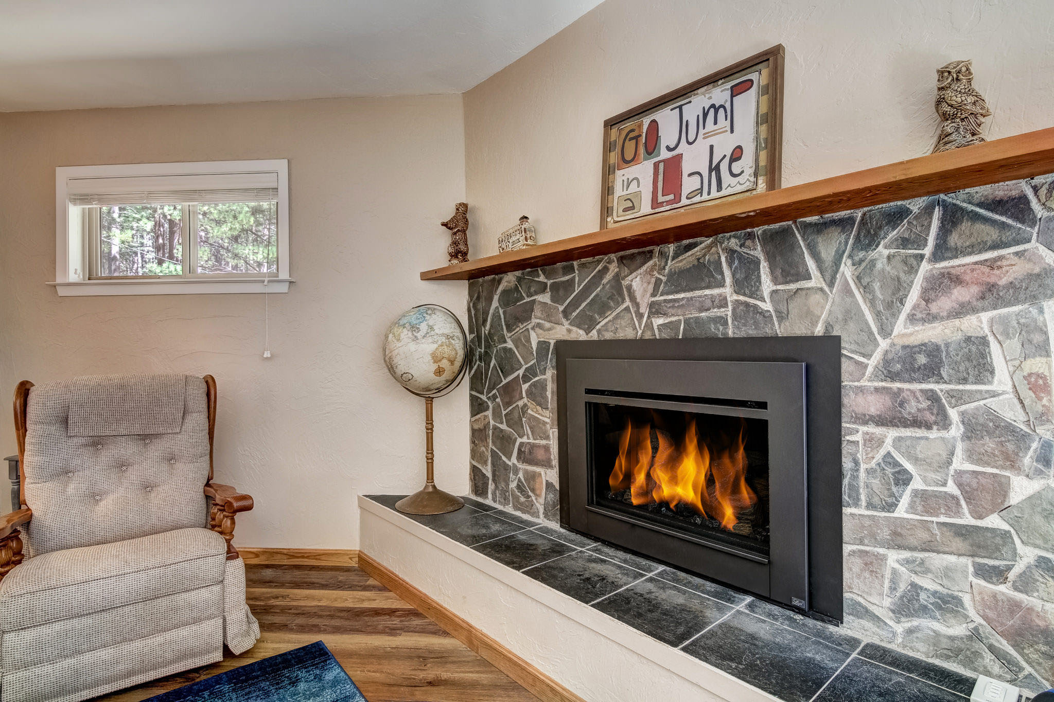 Minutes to Heavenly - Foosball, Fireplace, & Views 6